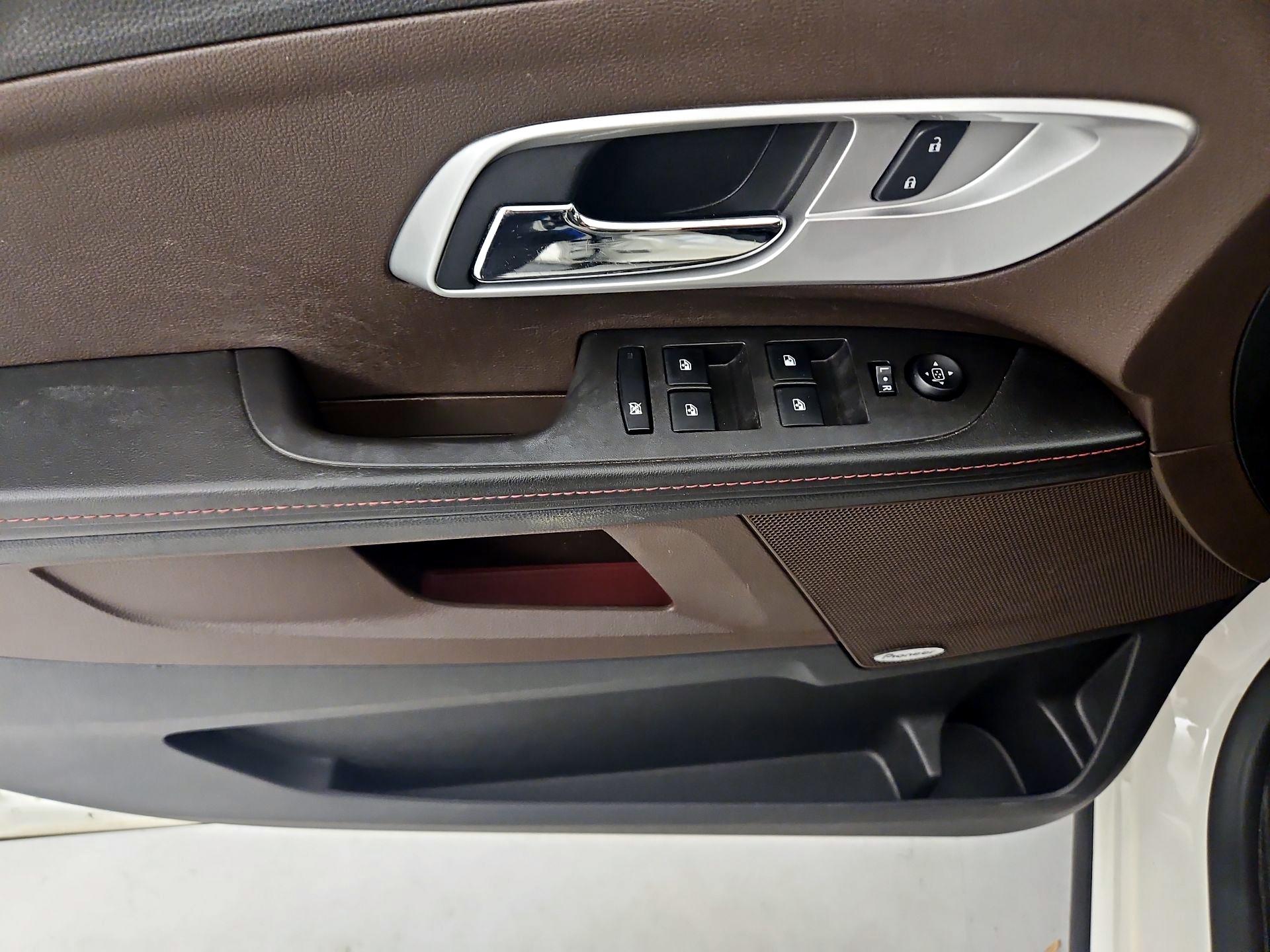 Thumbnail: 2015 Chevrolet Equinox - 12