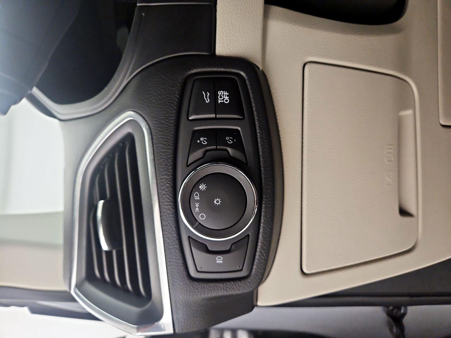 Thumbnail: 2023 Ford Edge - 13