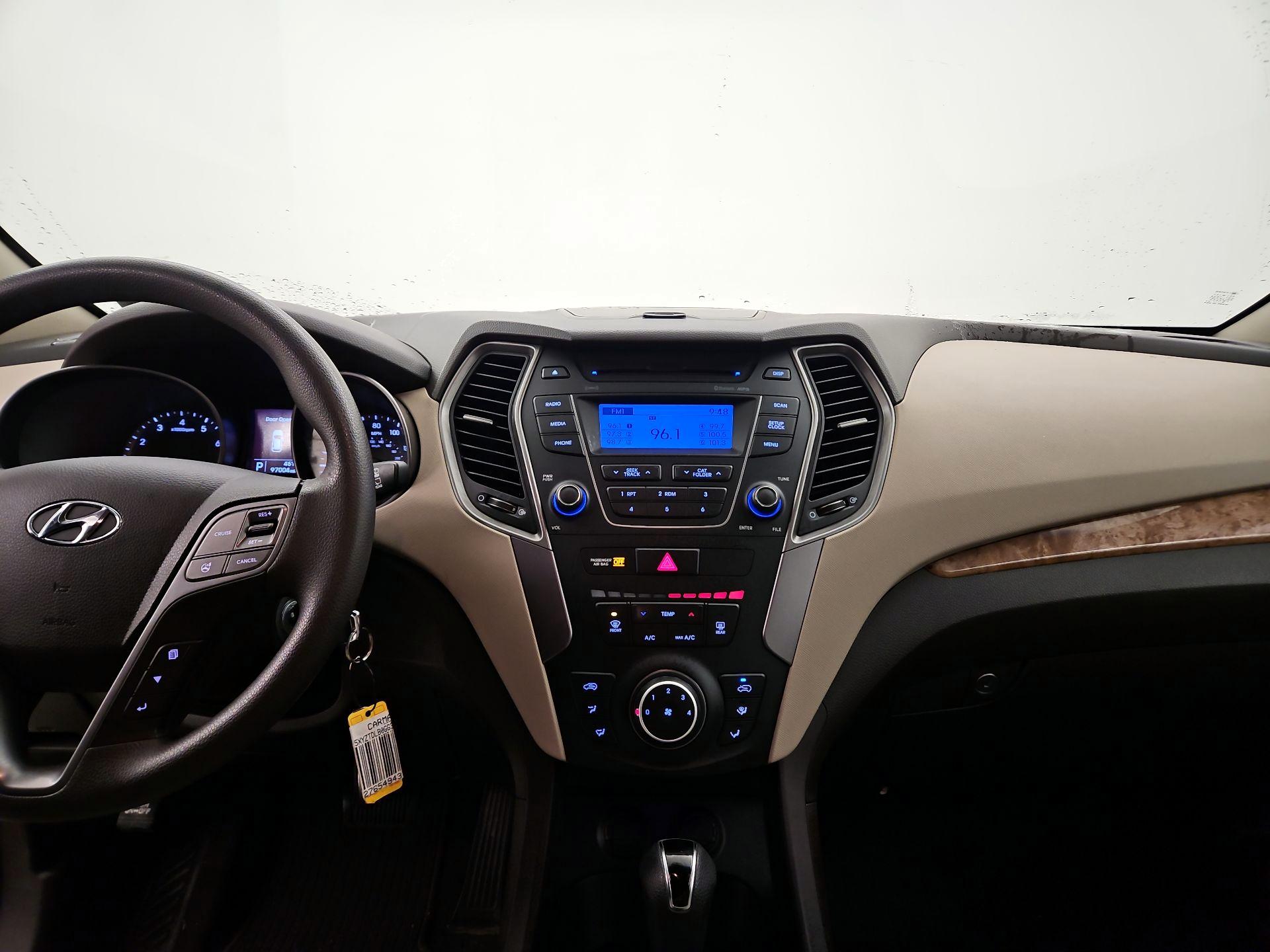 Thumbnail: 2016 Hyundai Santa Fe - 9