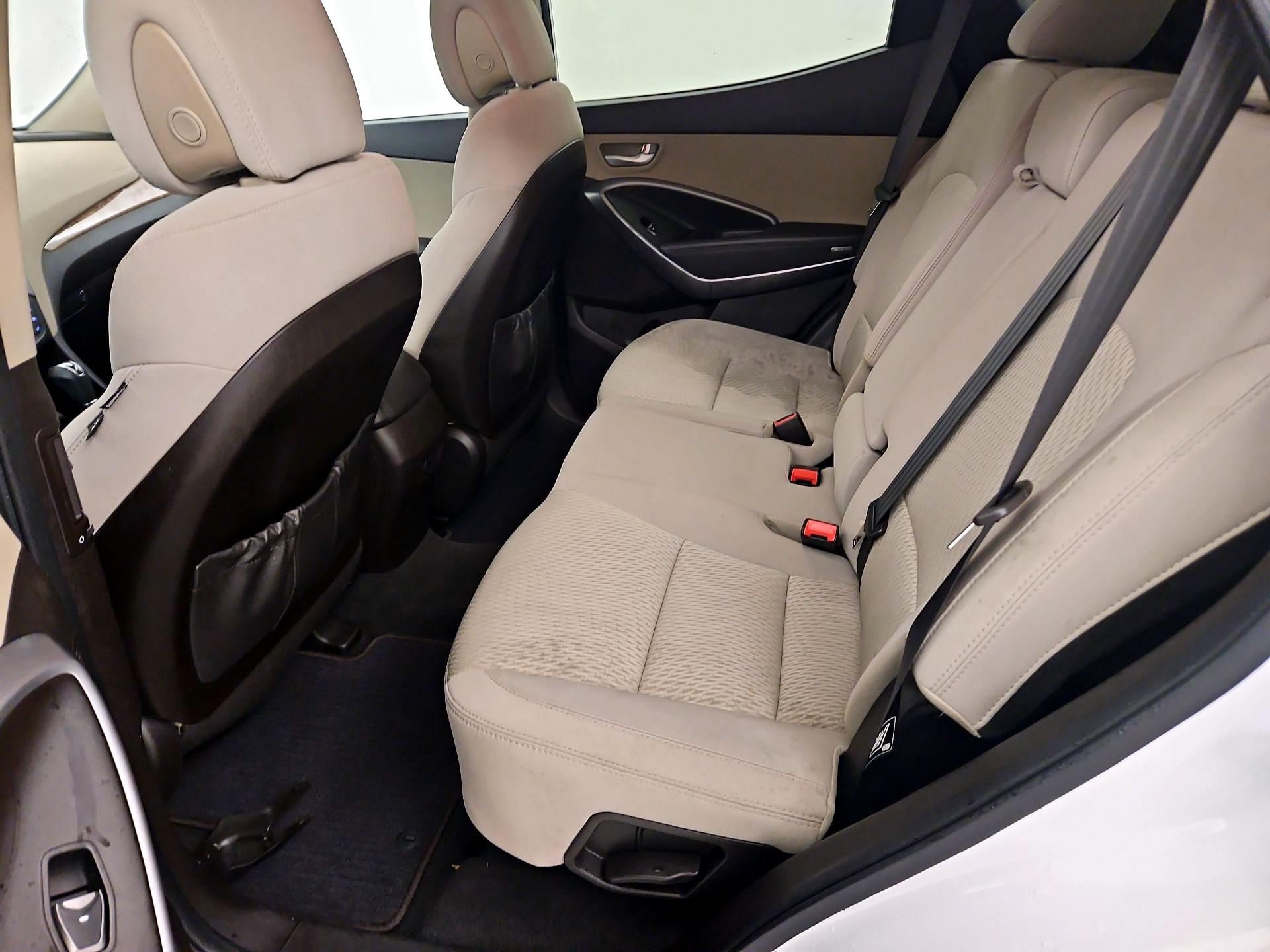 Thumbnail: 2016 Hyundai Santa Fe - 18