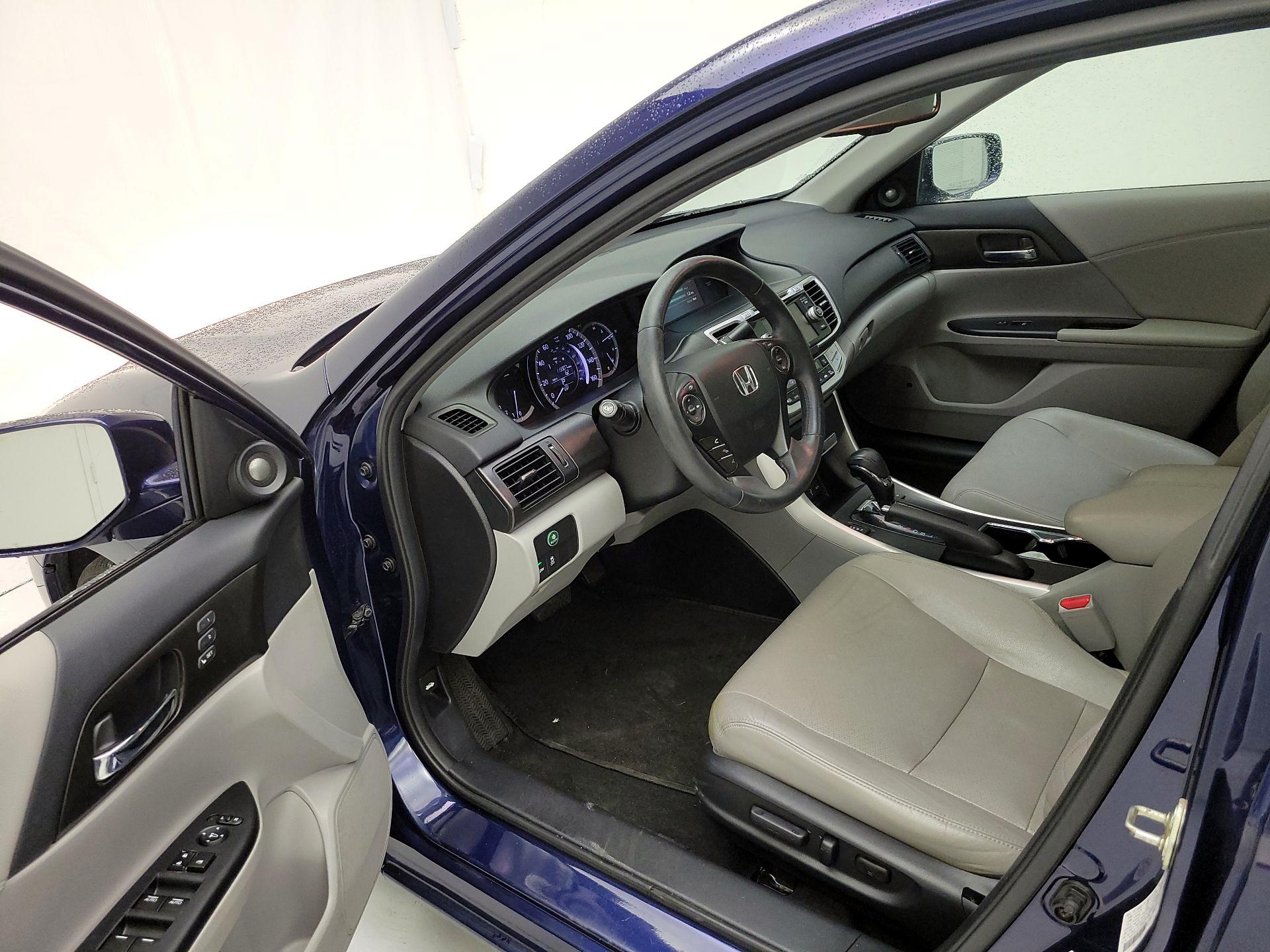 Thumbnail: 2015 Honda Accord - 9