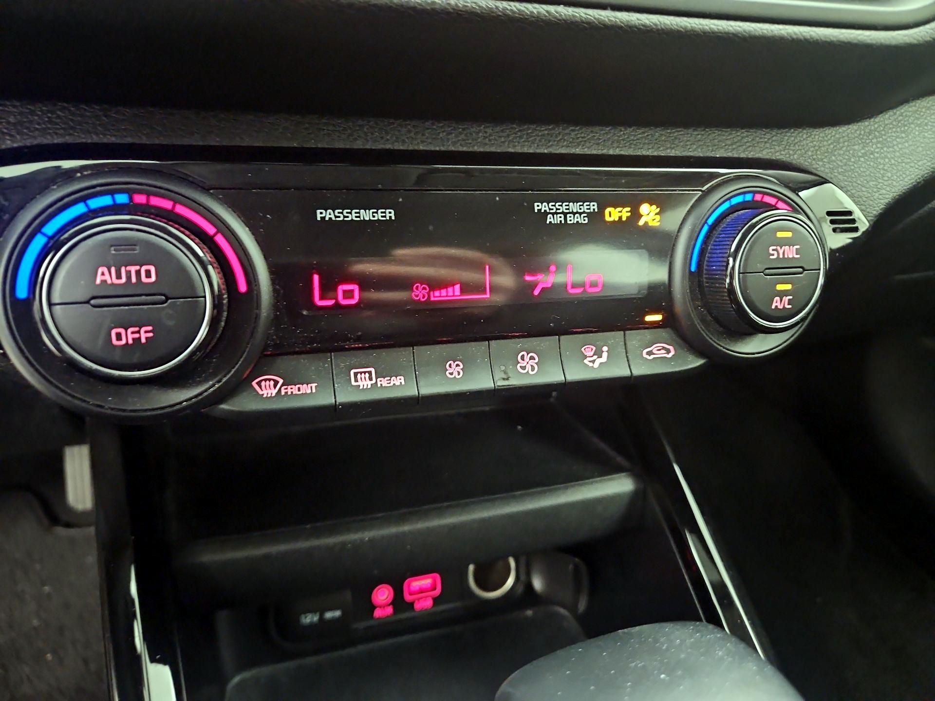 Thumbnail: 2019 Kia Forte - 16