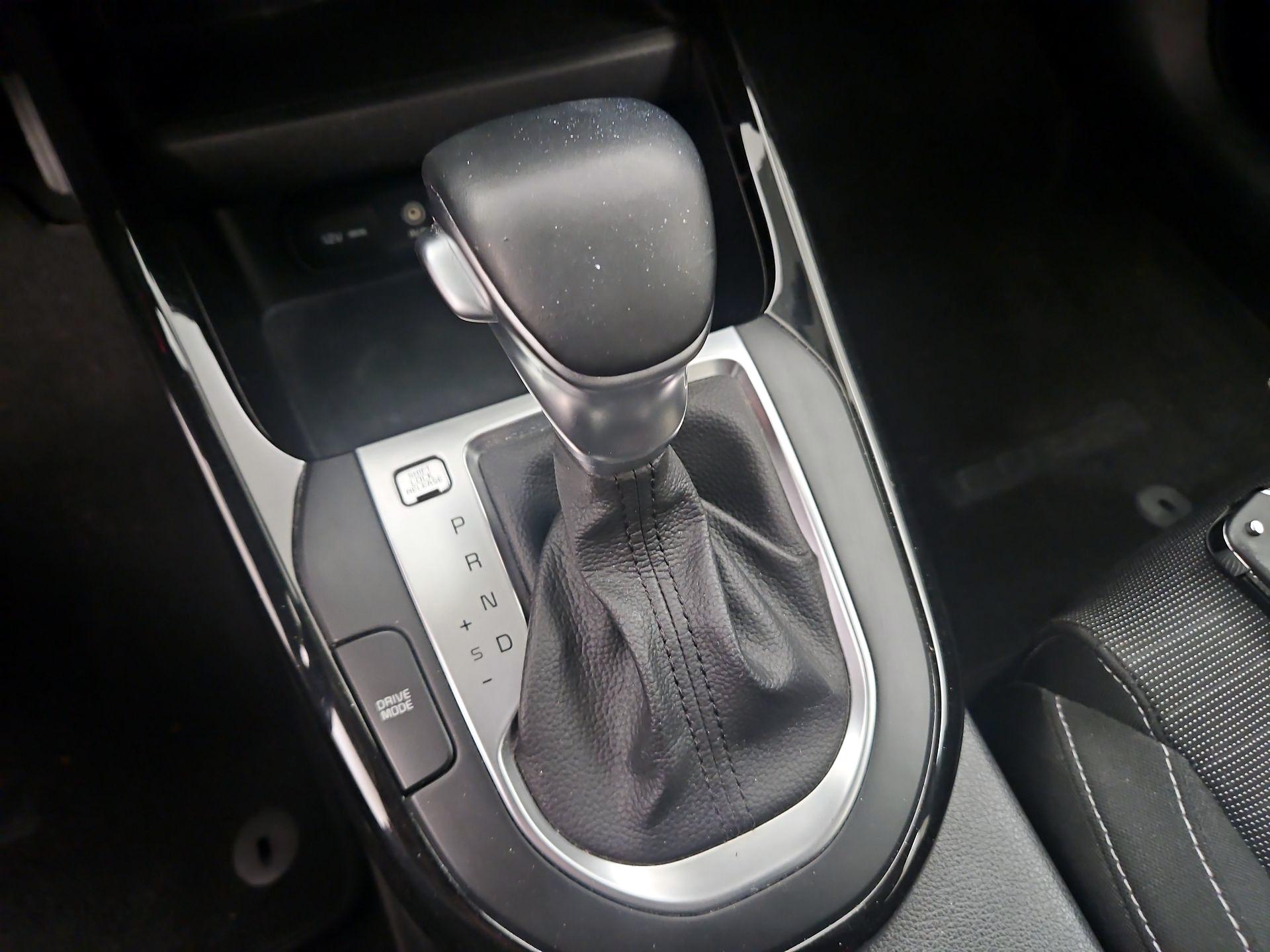 Thumbnail: 2019 Kia Forte - 17