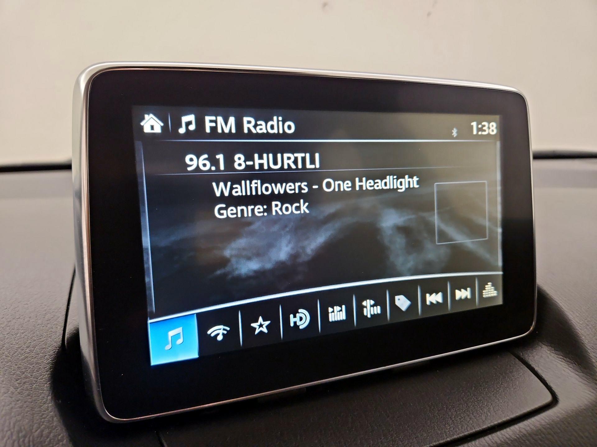 Thumbnail: 2018 Toyota Yaris iA - 15