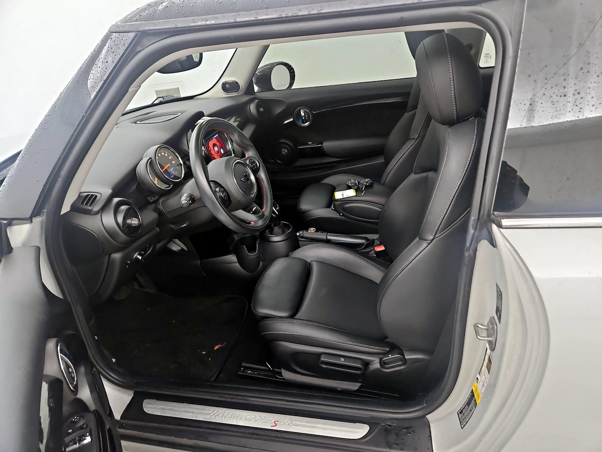 Thumbnail: 2021 MINI Cooper Hardtop - 11