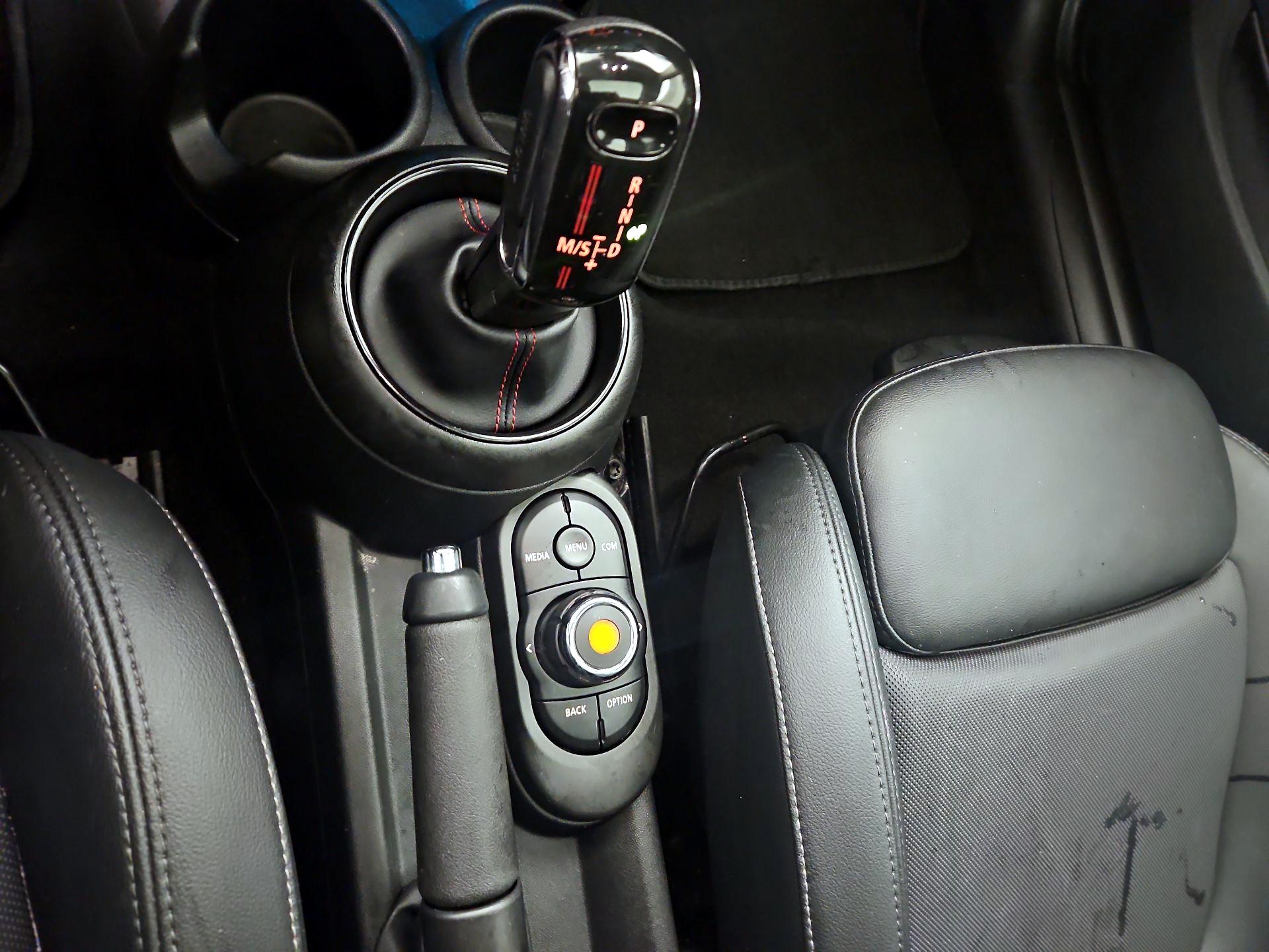 Thumbnail: 2021 MINI Cooper Hardtop - 17