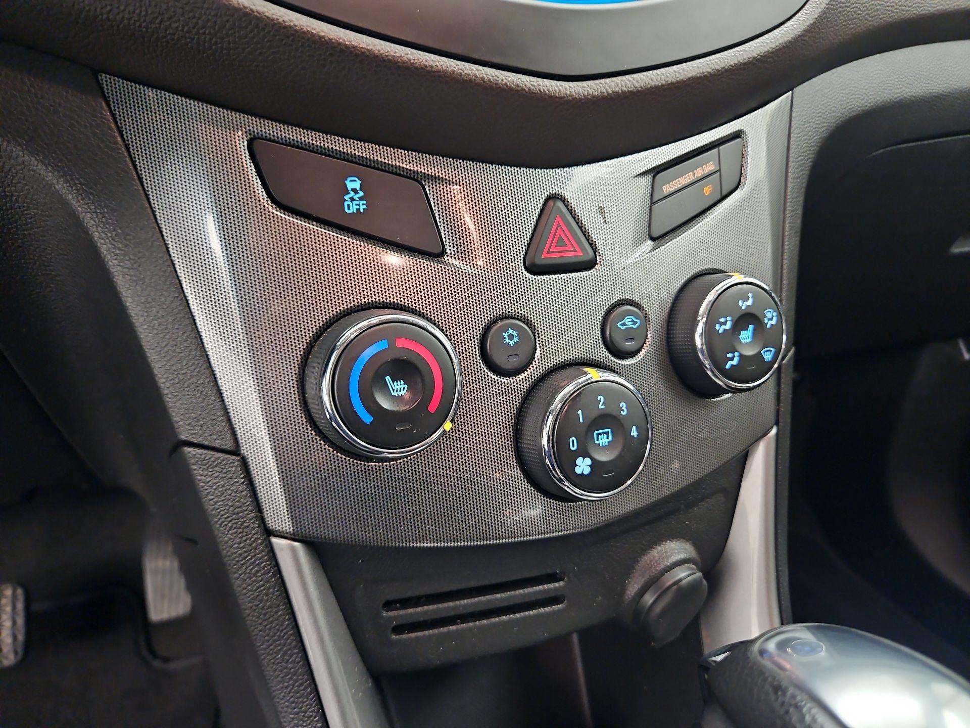 Thumbnail: 2016 Chevrolet Trax - 16