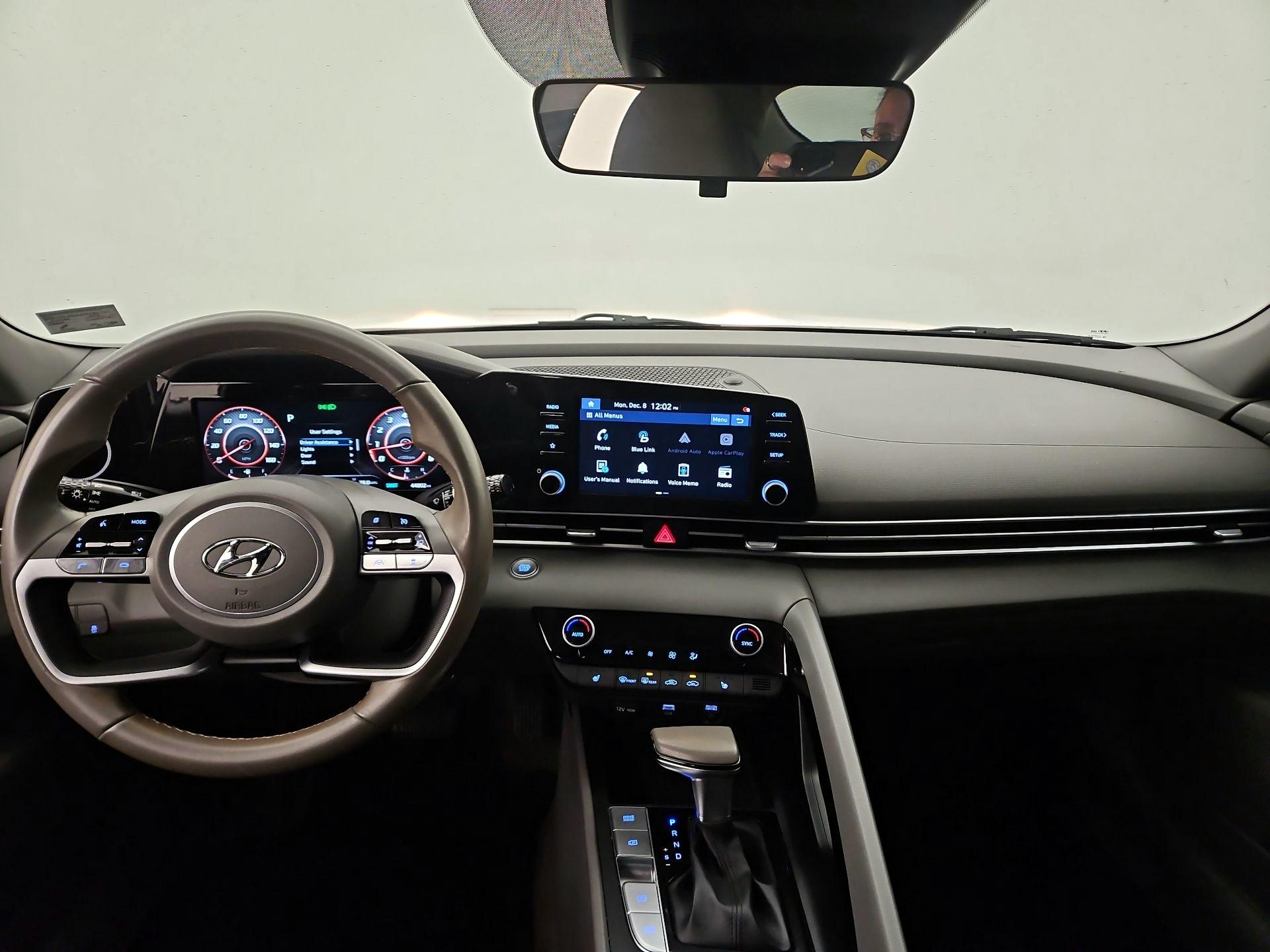 Thumbnail: 2022 Hyundai Elantra - 9