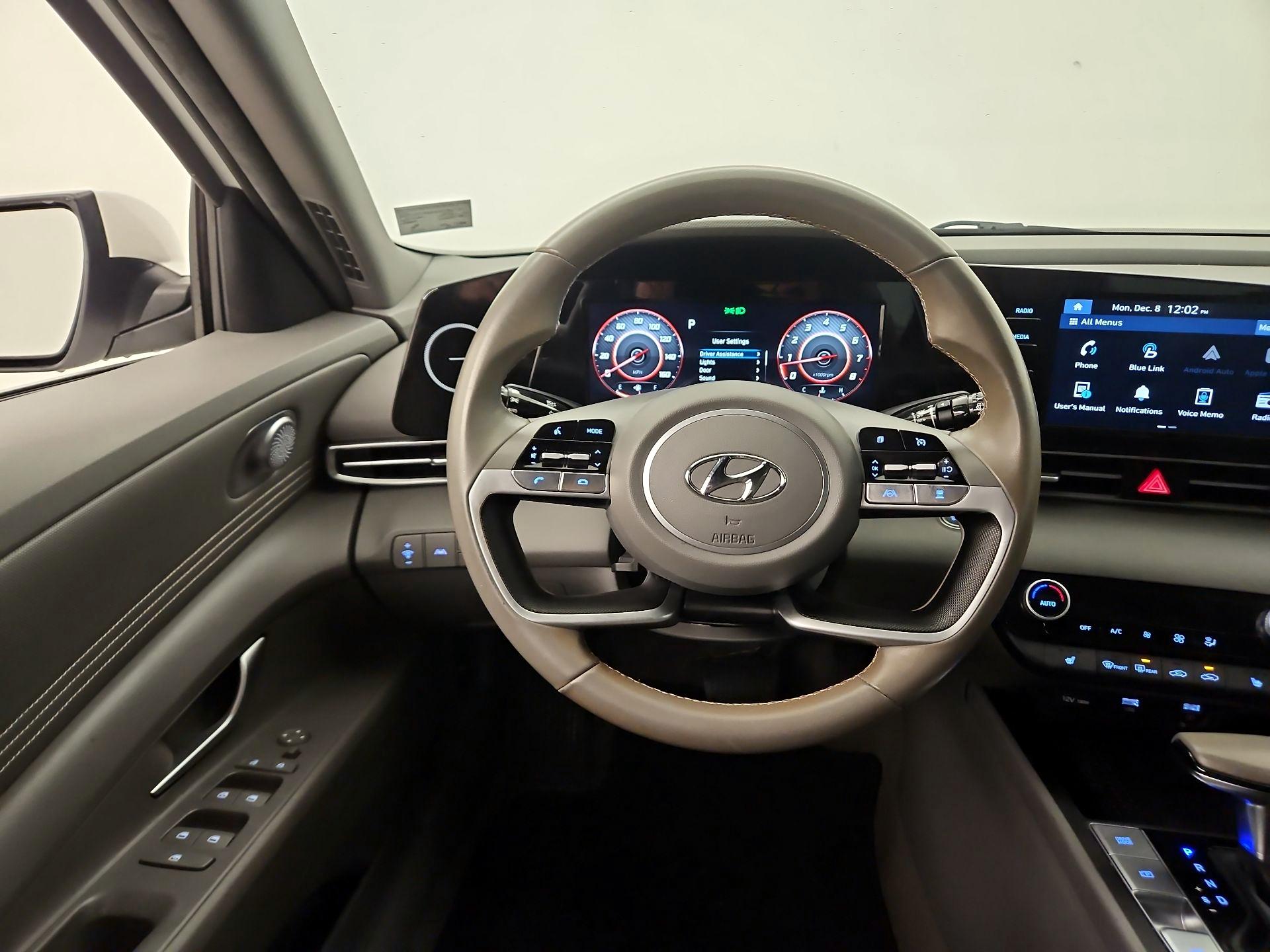 Thumbnail: 2022 Hyundai Elantra - 10