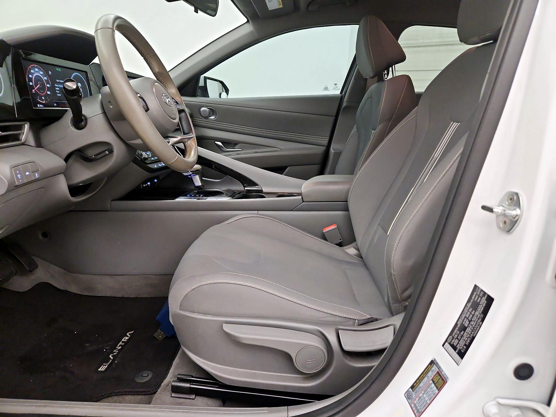 Thumbnail: 2022 Hyundai Elantra - 11