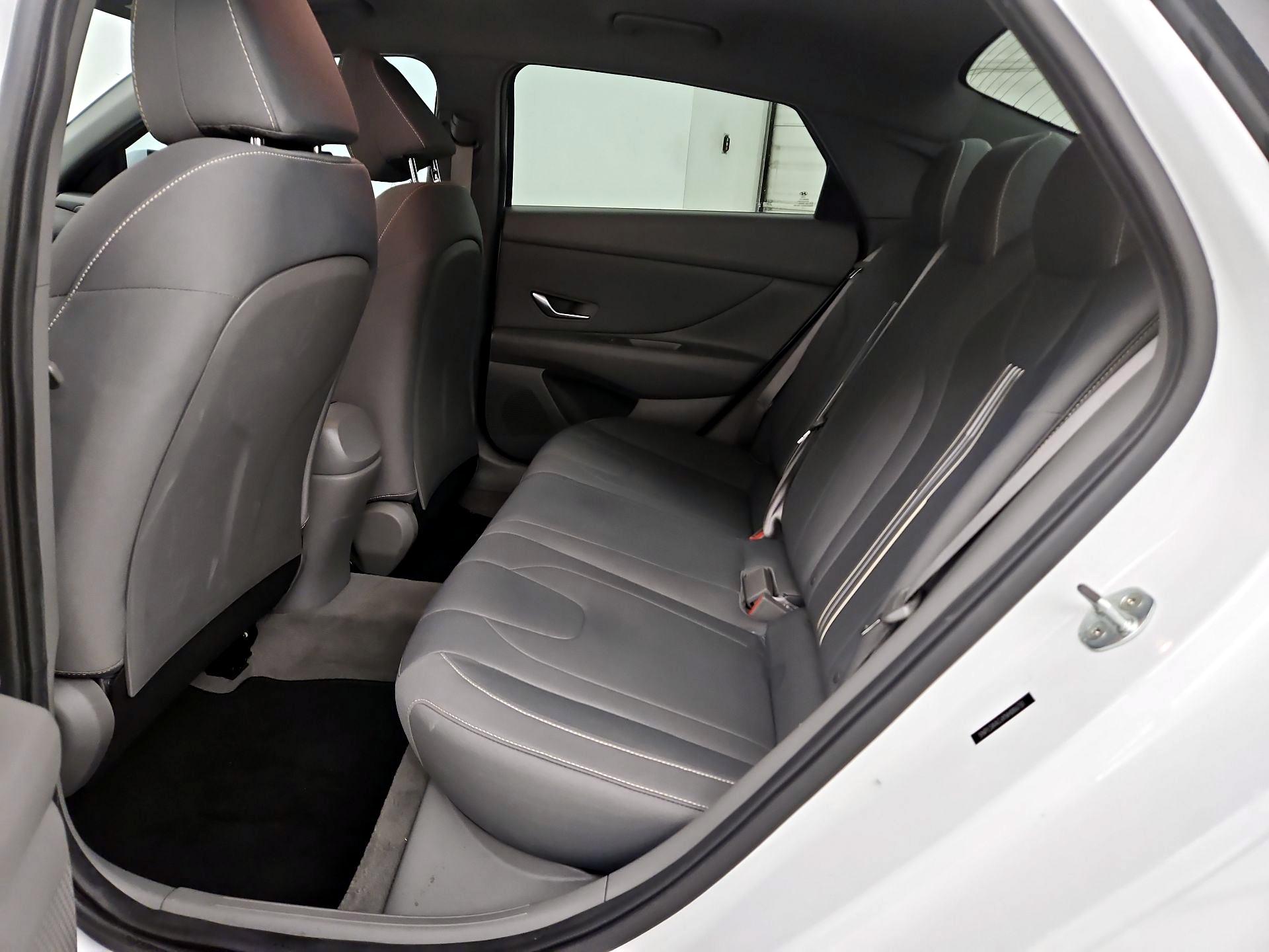 Thumbnail: 2022 Hyundai Elantra - 19