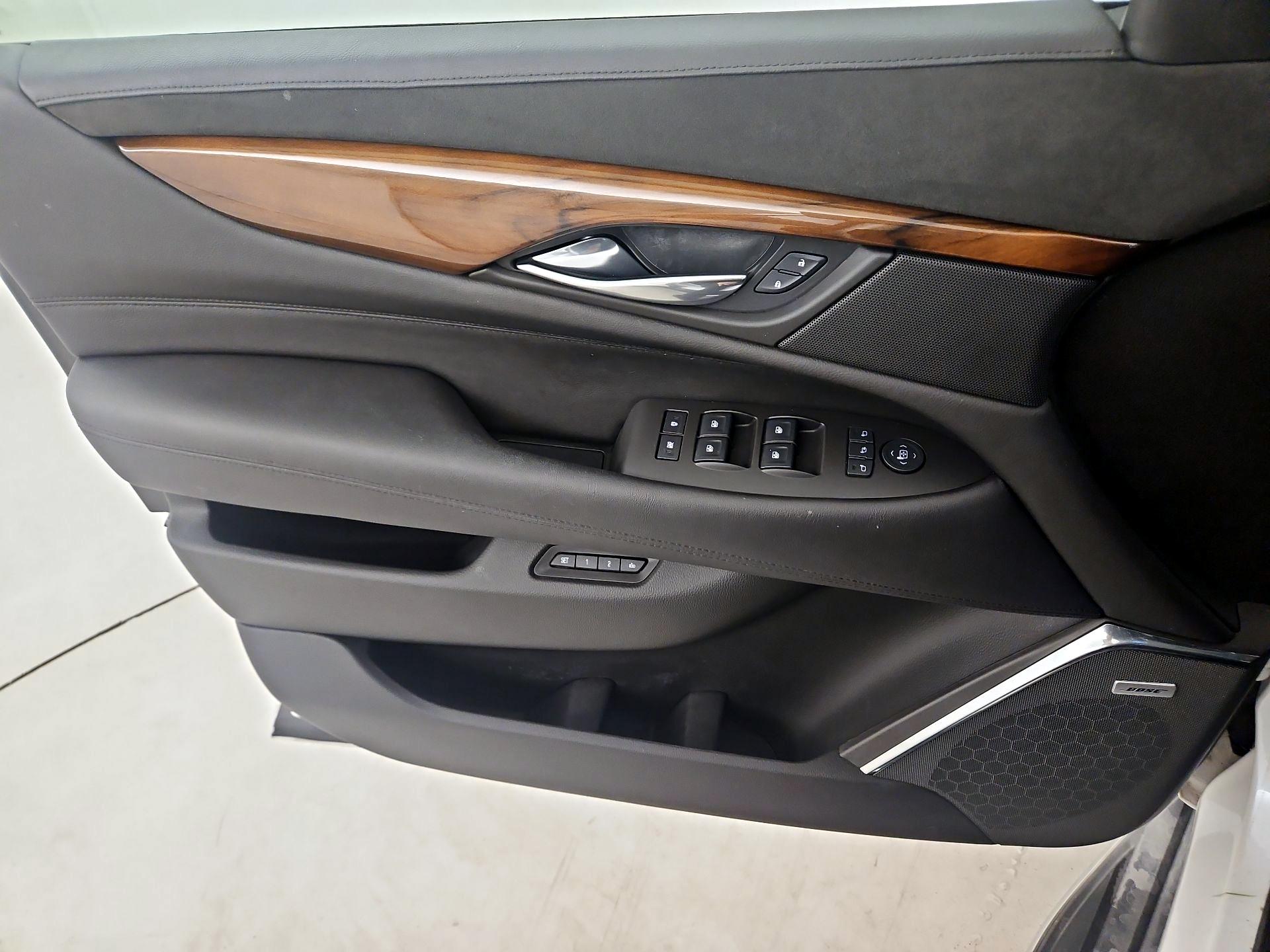 Thumbnail: 2016 Cadillac Escalade - 12