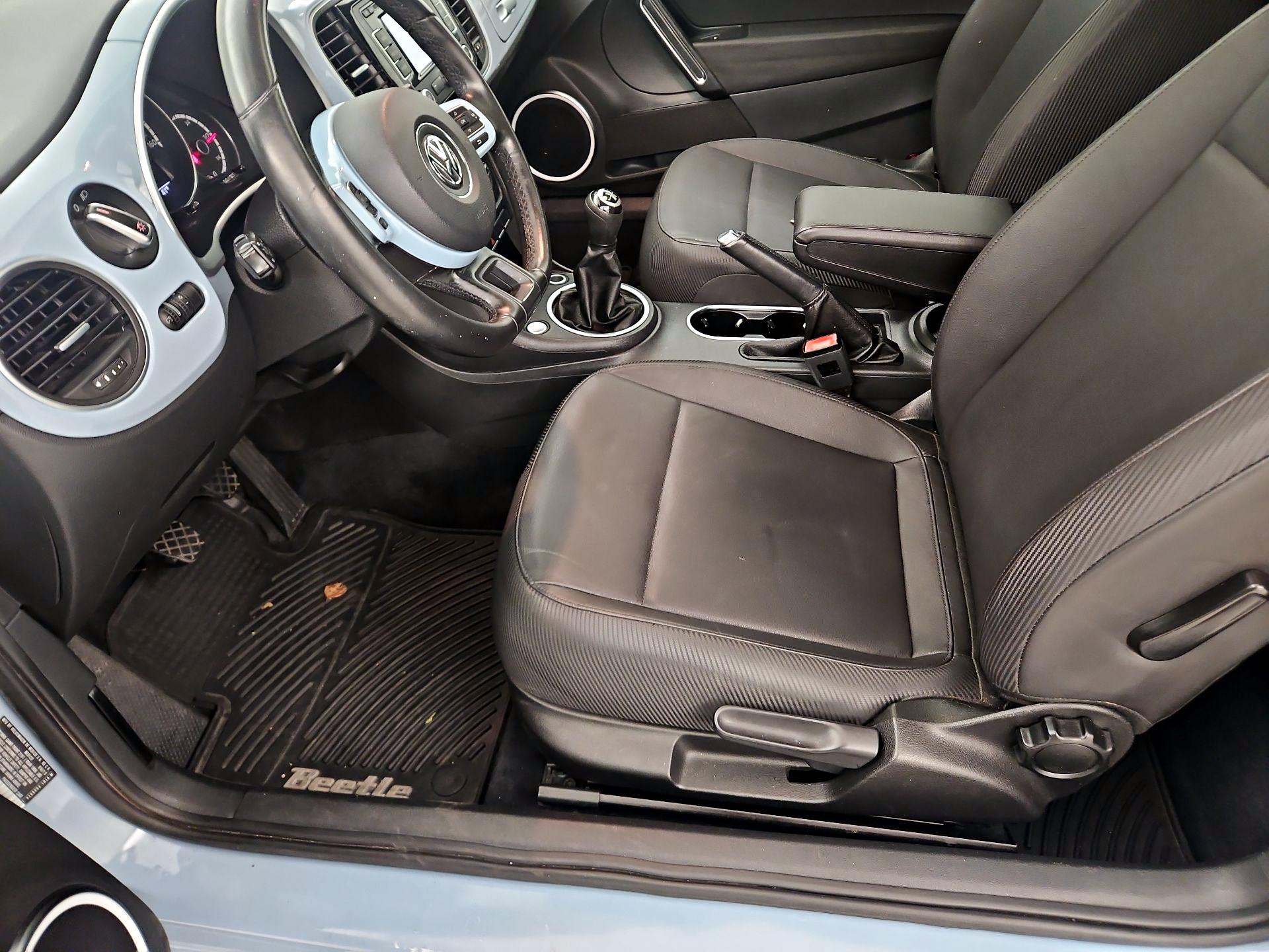 Thumbnail: 2014 Volkswagen Beetle - 11