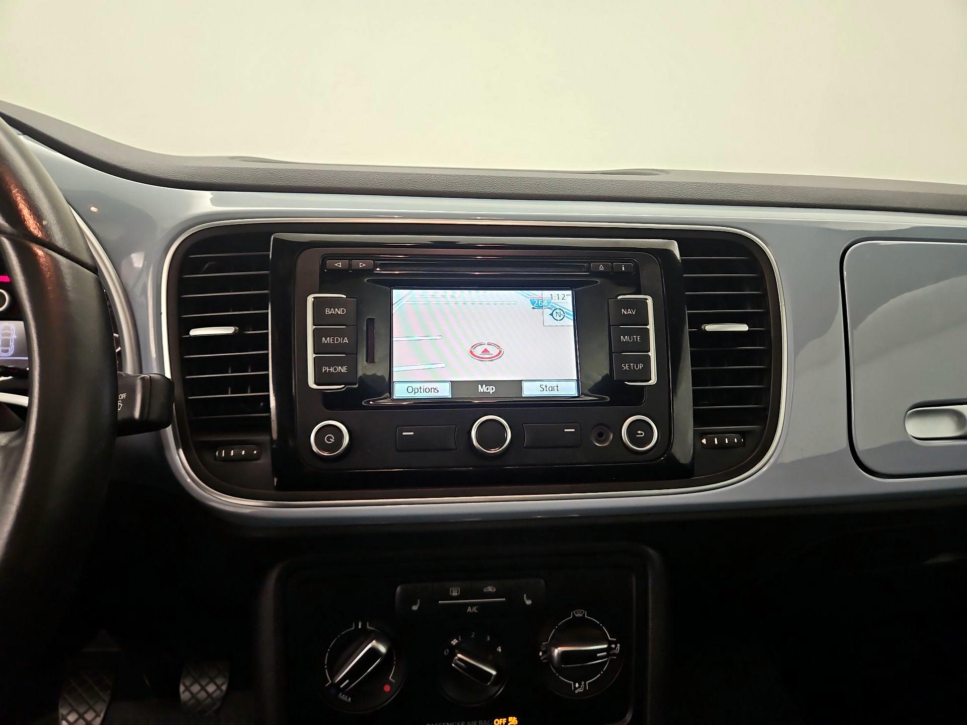 Thumbnail: 2014 Volkswagen Beetle - 14