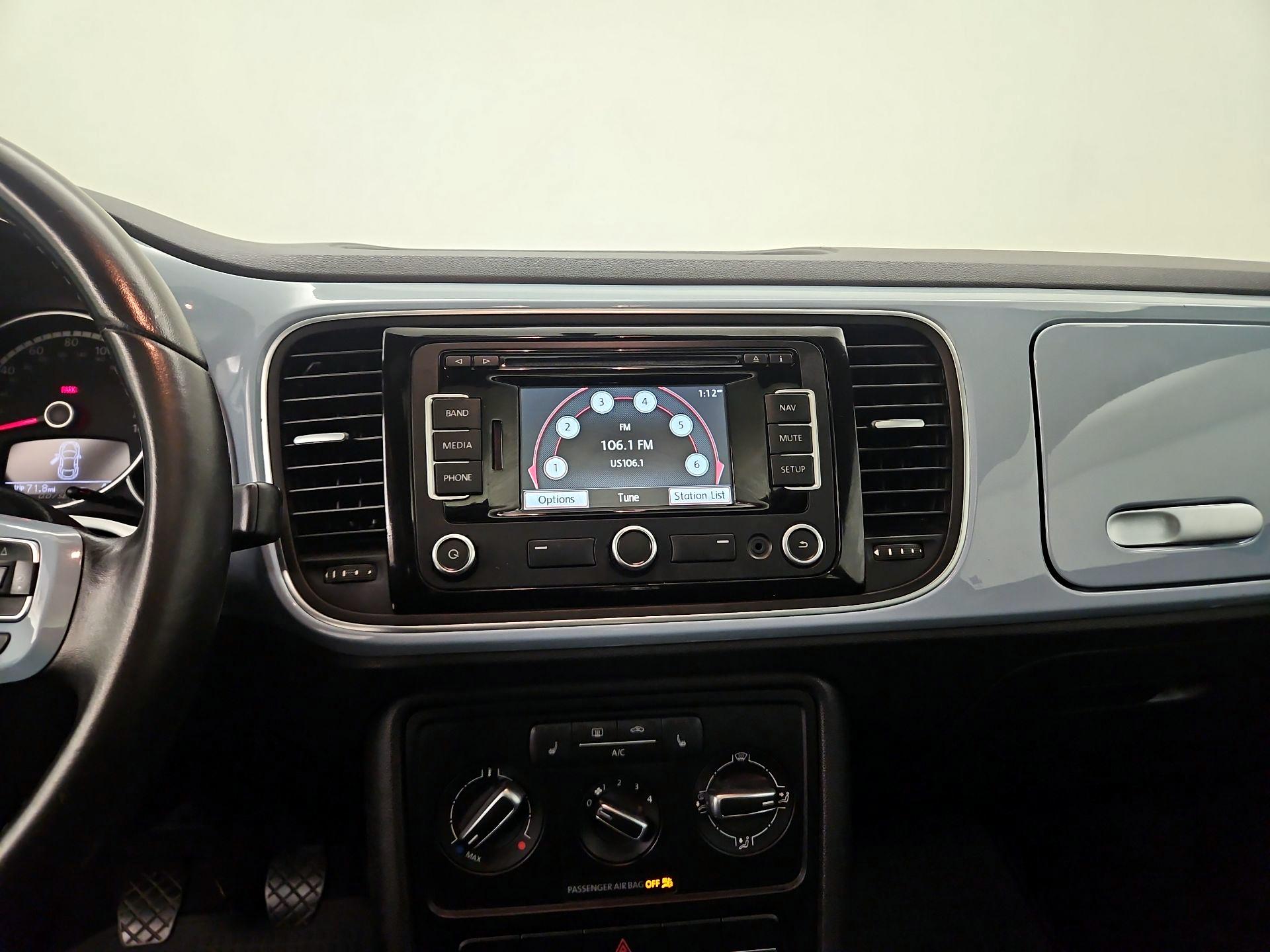 Thumbnail: 2014 Volkswagen Beetle - 15