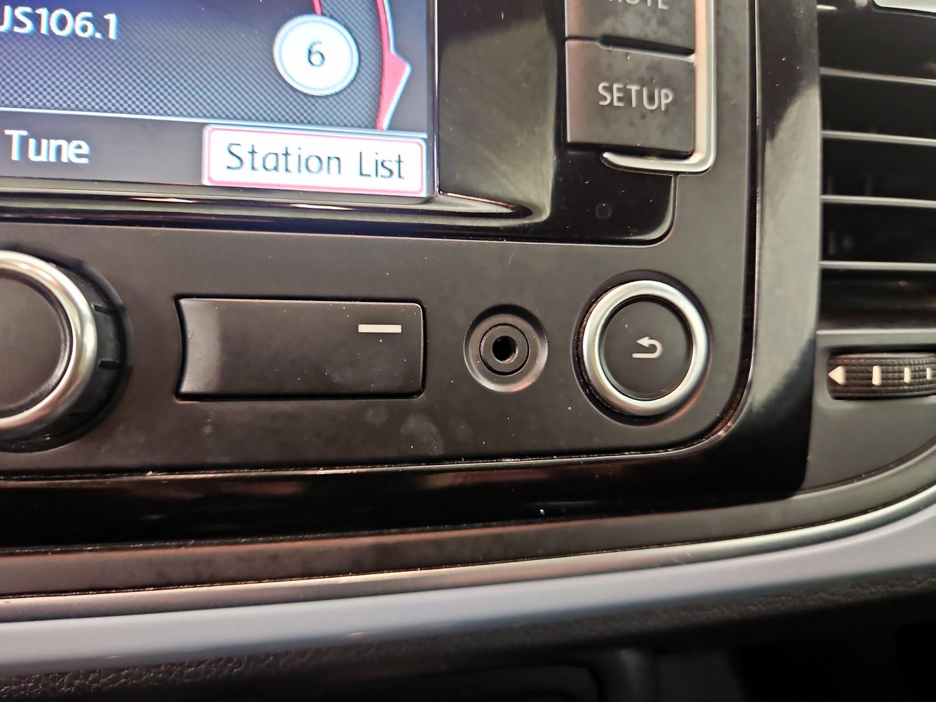 Thumbnail: 2014 Volkswagen Beetle - 18