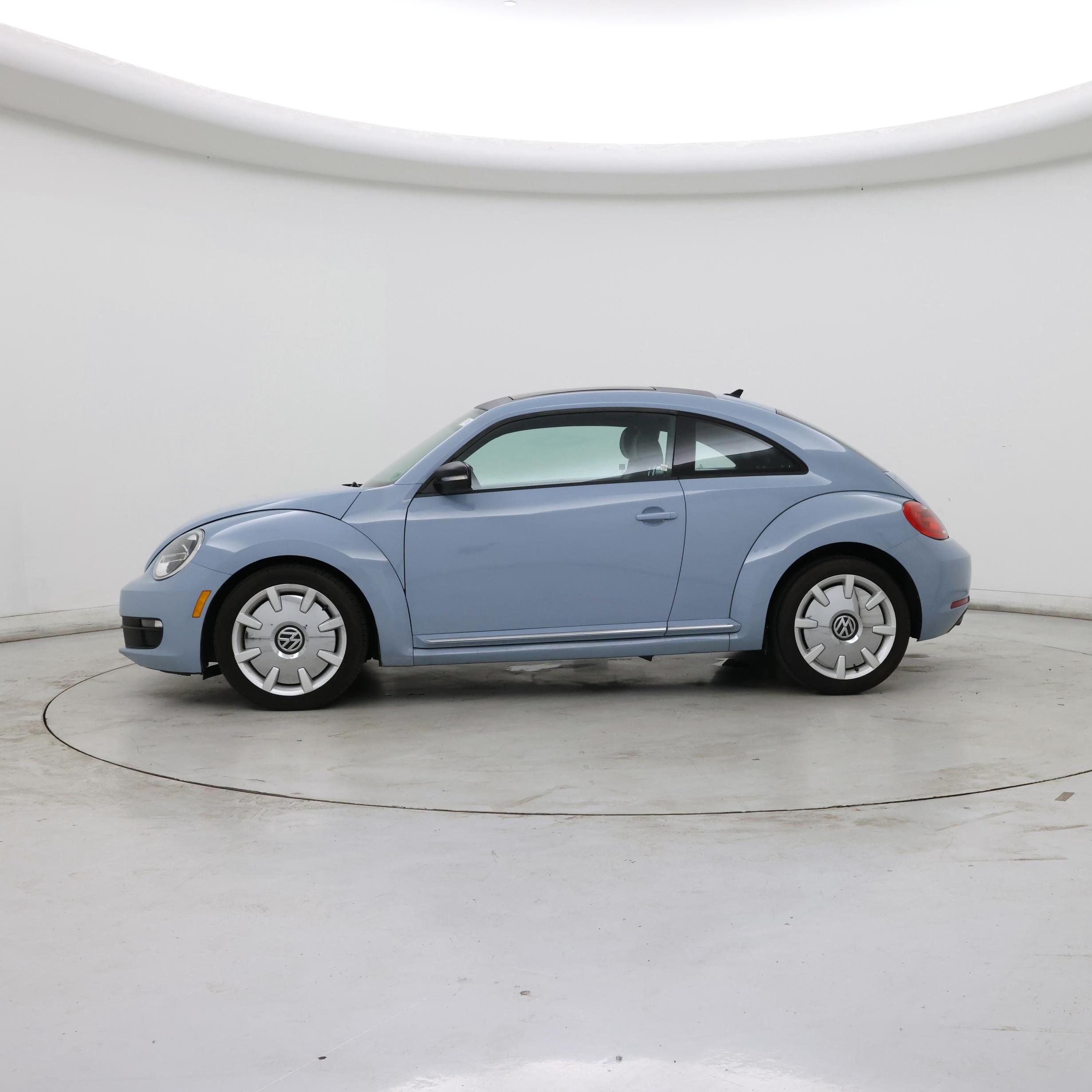 Thumbnail: 2014 Volkswagen Beetle - 3