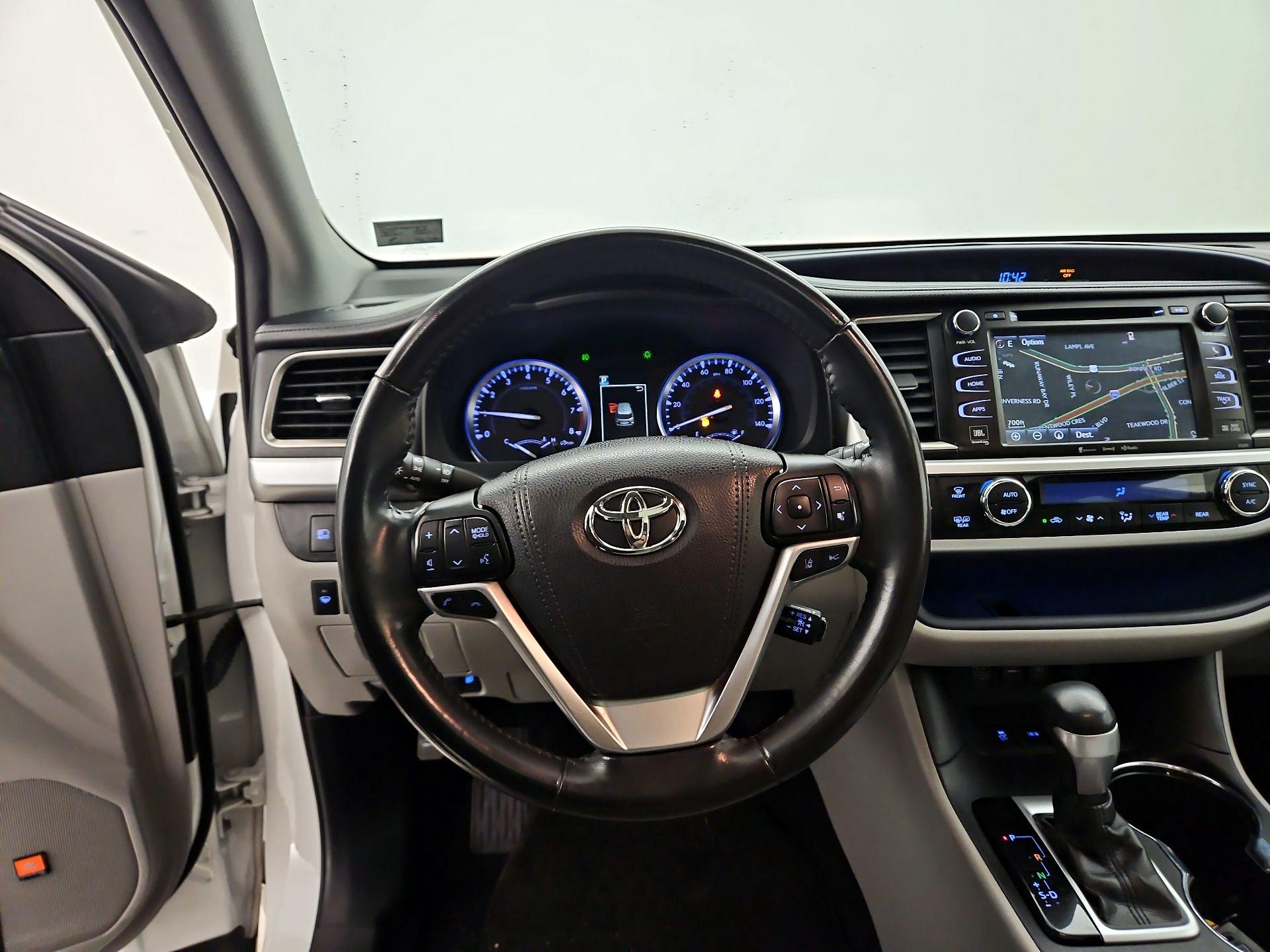 Thumbnail: 2019 Toyota Highlander - 10