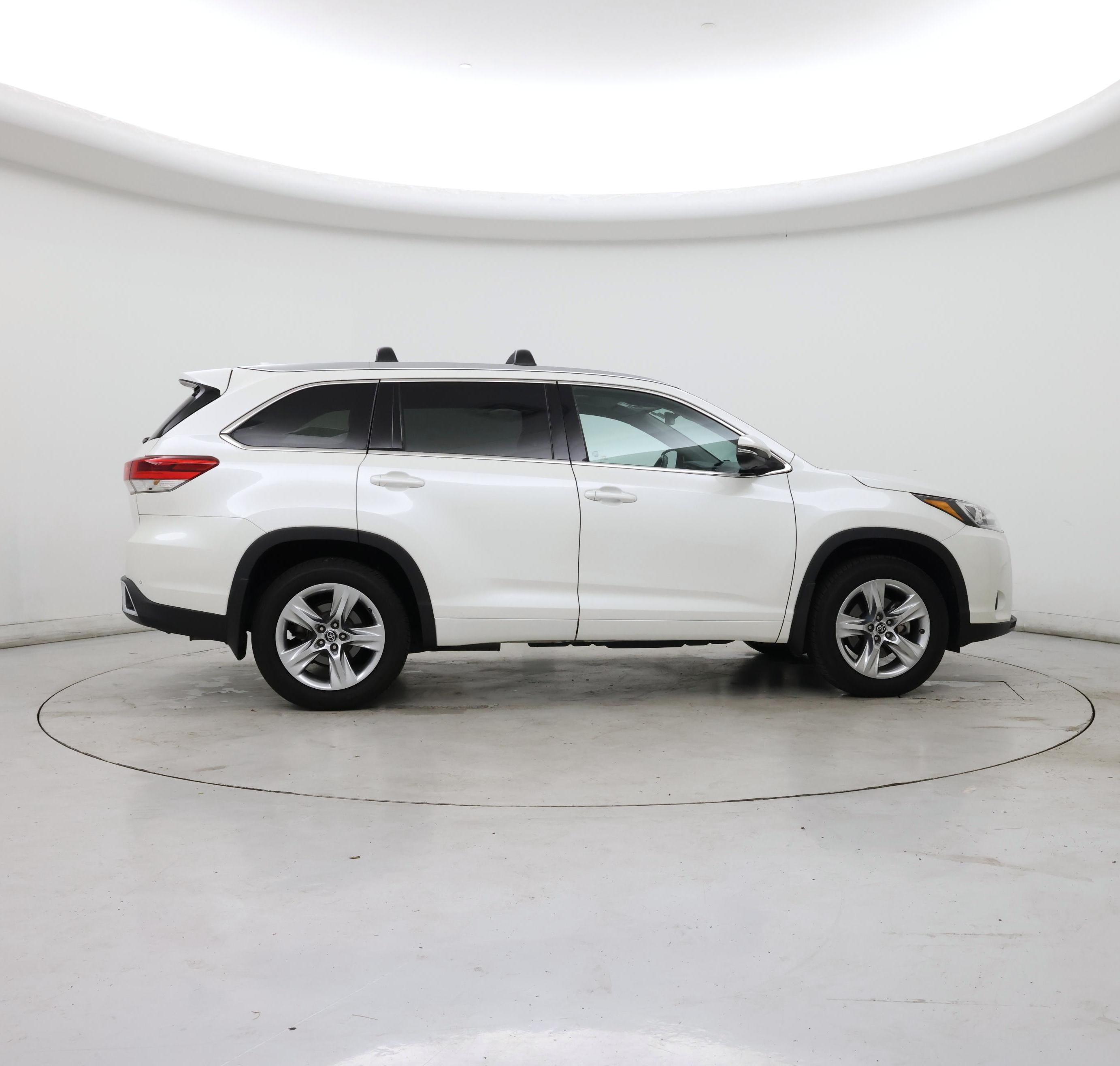 Thumbnail: 2019 Toyota Highlander - 7