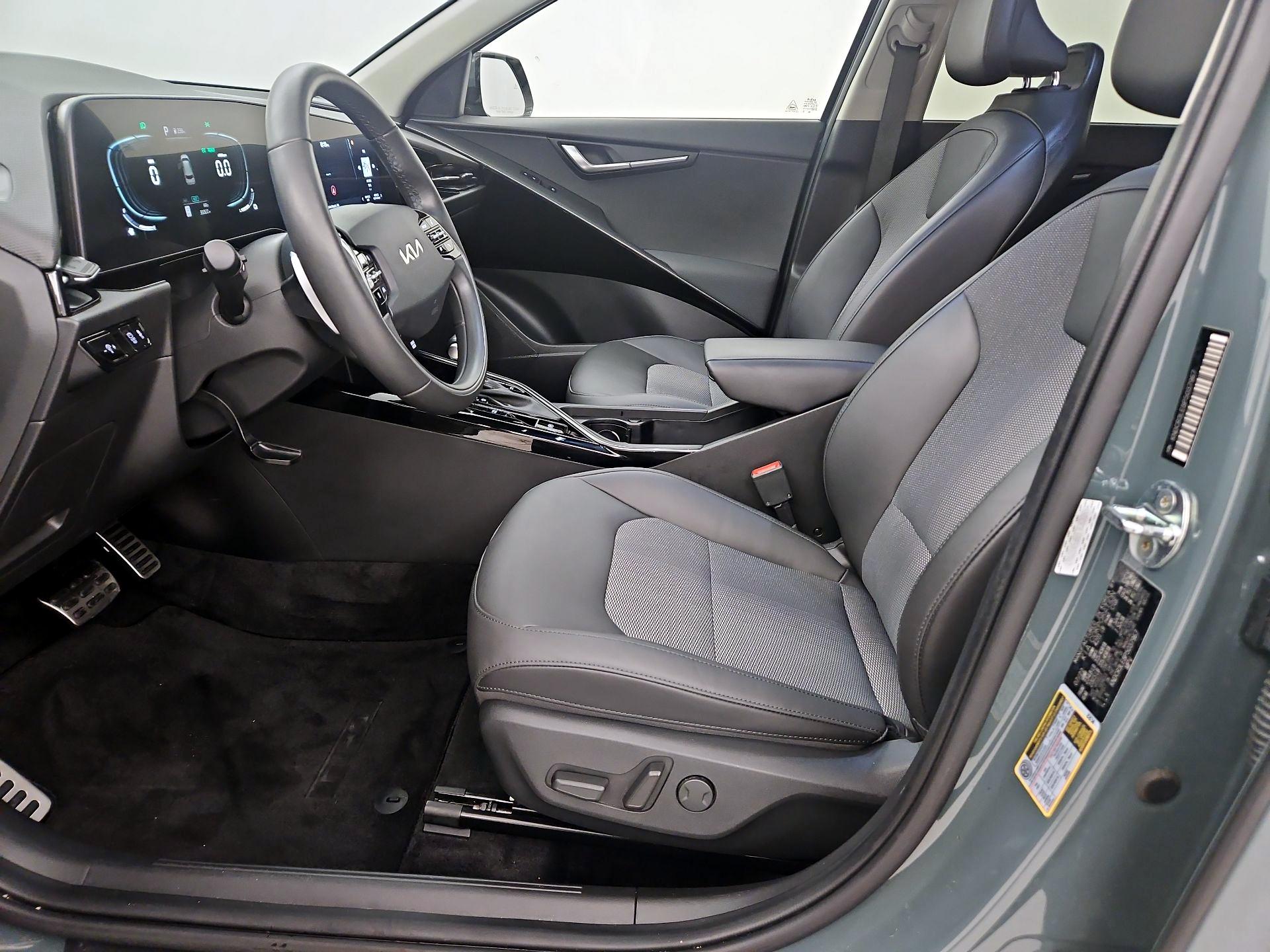 Thumbnail: 2023 Kia Niro - 11