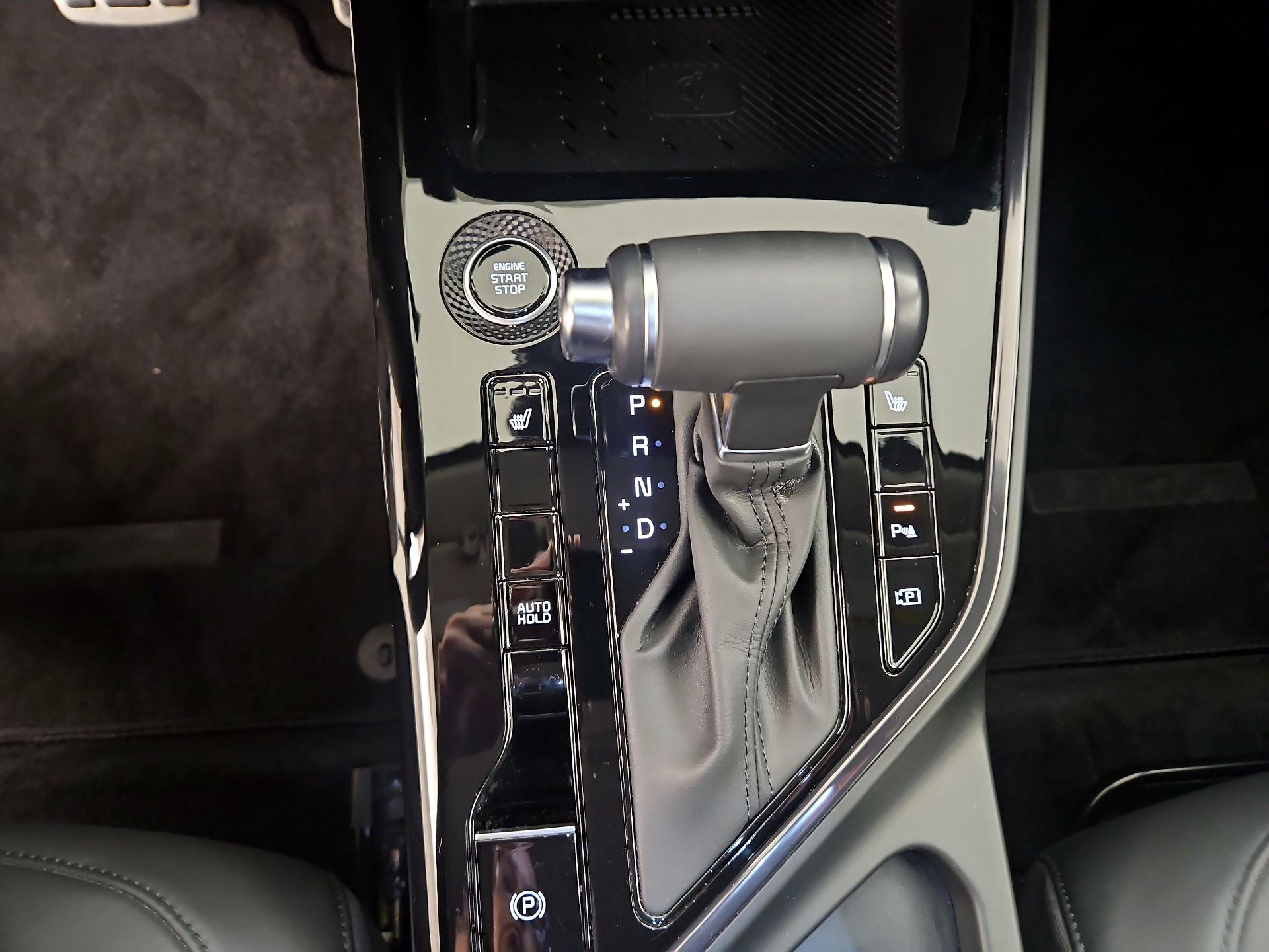 Thumbnail: 2023 Kia Niro - 18