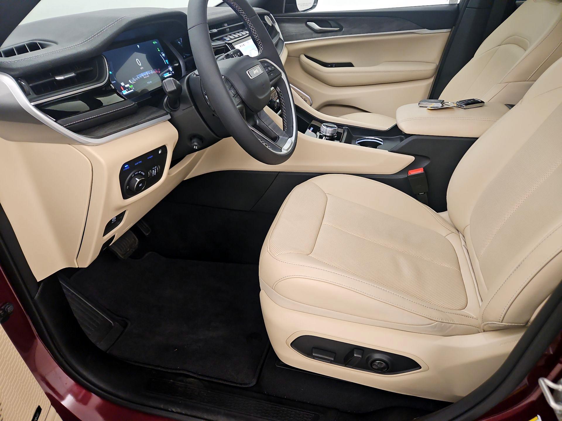 Thumbnail: 2024 Jeep Grand Cherokee - 11