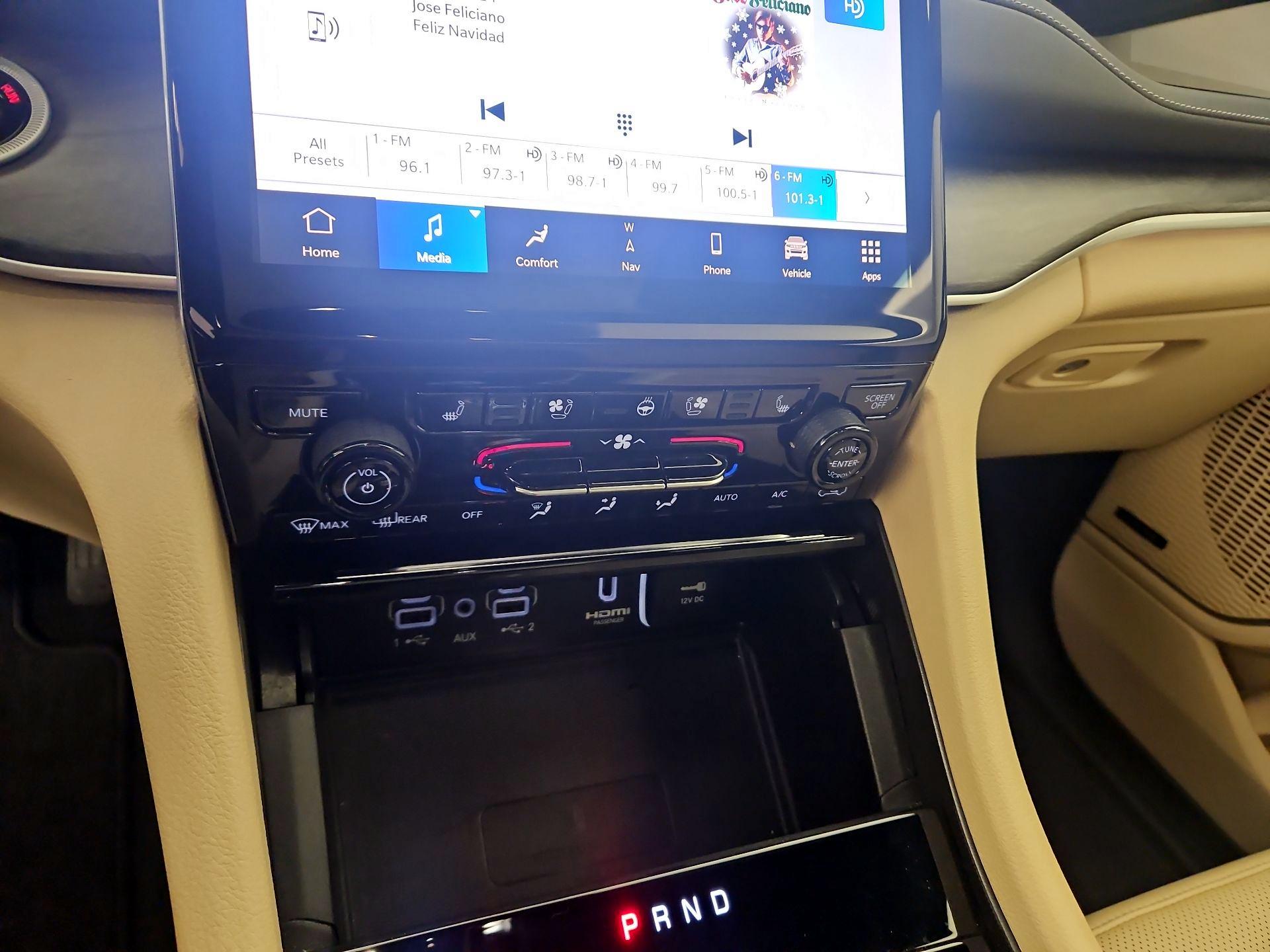 Thumbnail: 2024 Jeep Grand Cherokee - 17