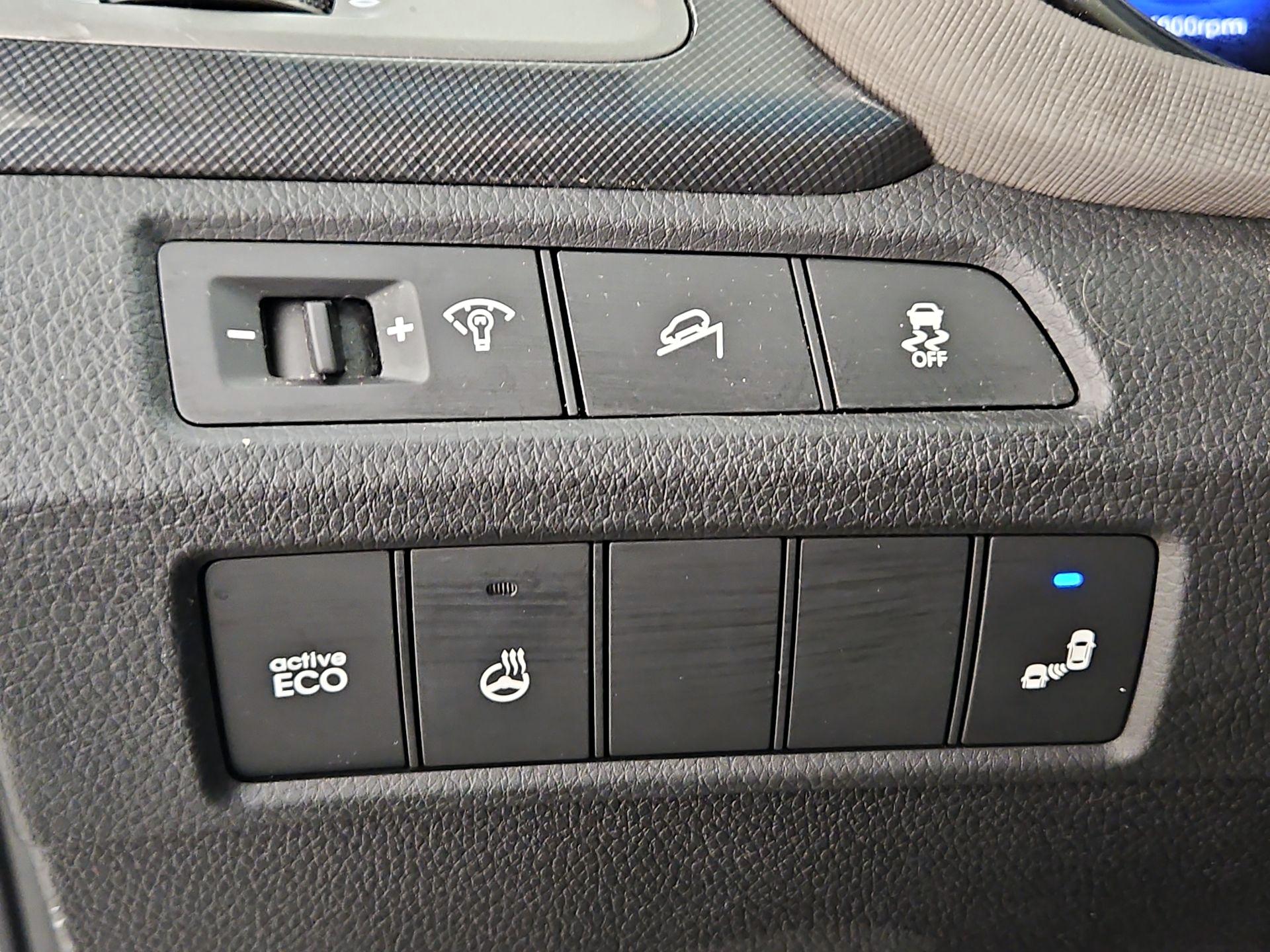 Thumbnail: 2014 Hyundai Santa Fe - 13