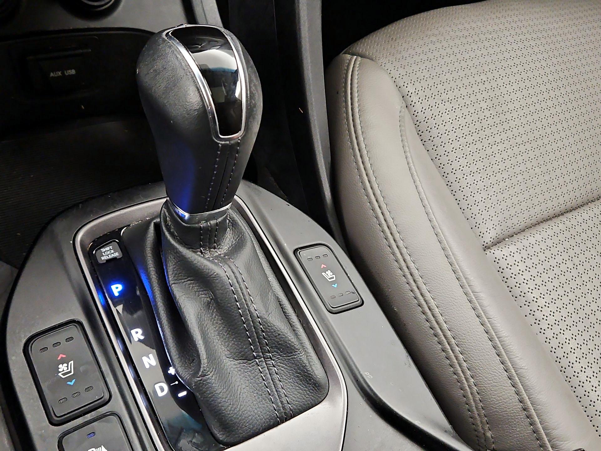 Thumbnail: 2014 Hyundai Santa Fe - 17