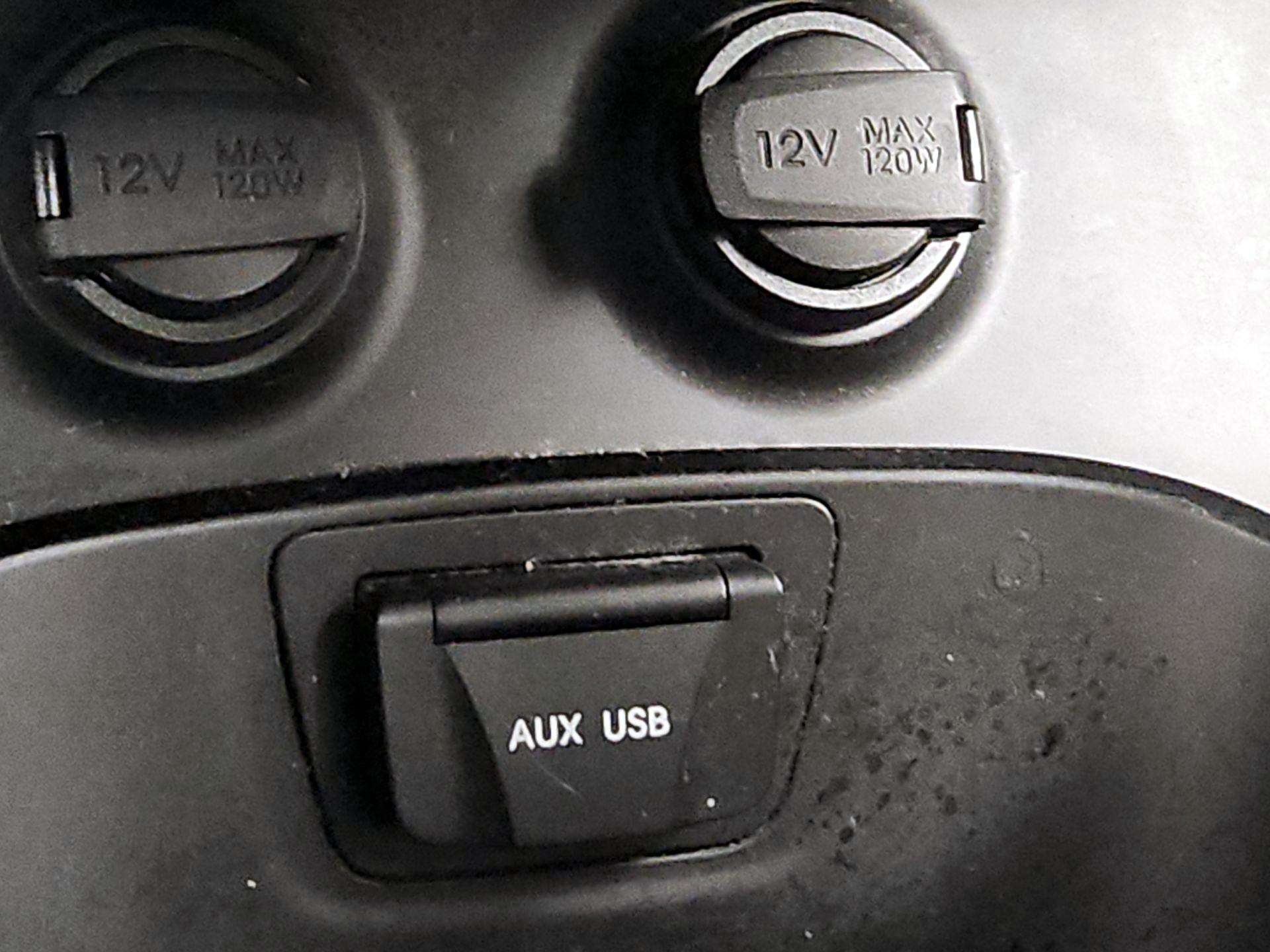 Thumbnail: 2014 Hyundai Santa Fe - 18