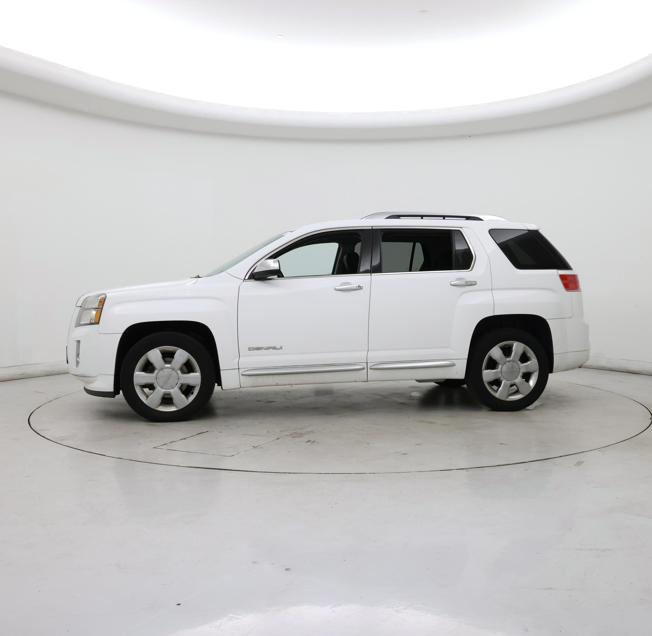 Thumbnail: 2015 GMC Terrain - 3