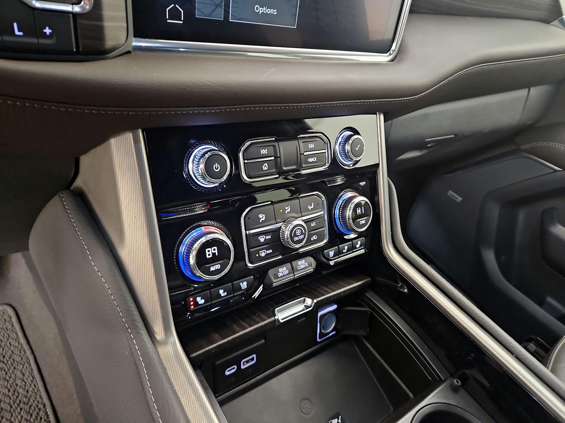 Thumbnail: 2022 GMC Yukon XL - 16