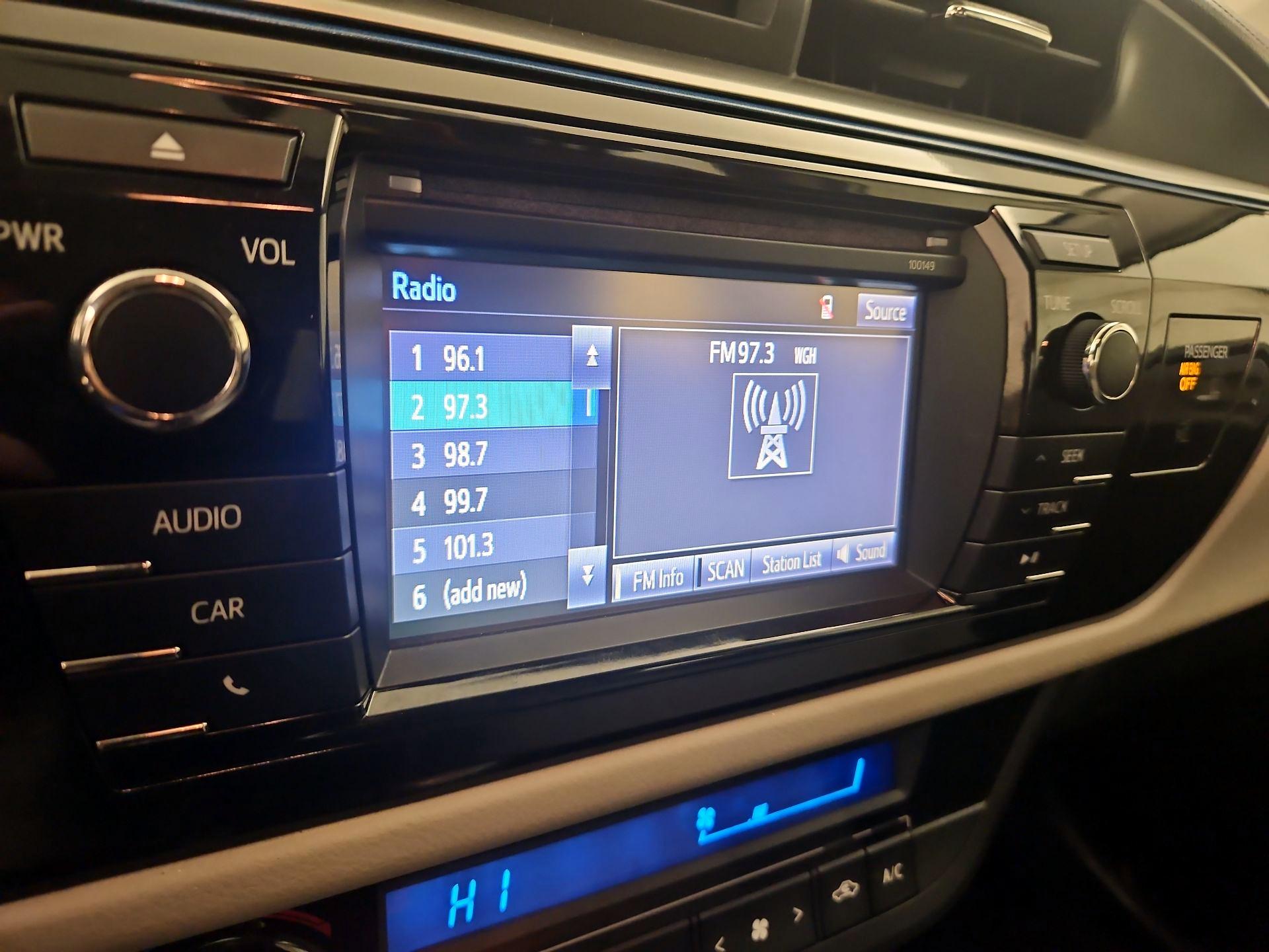 Thumbnail: 2015 Toyota Corolla - 15