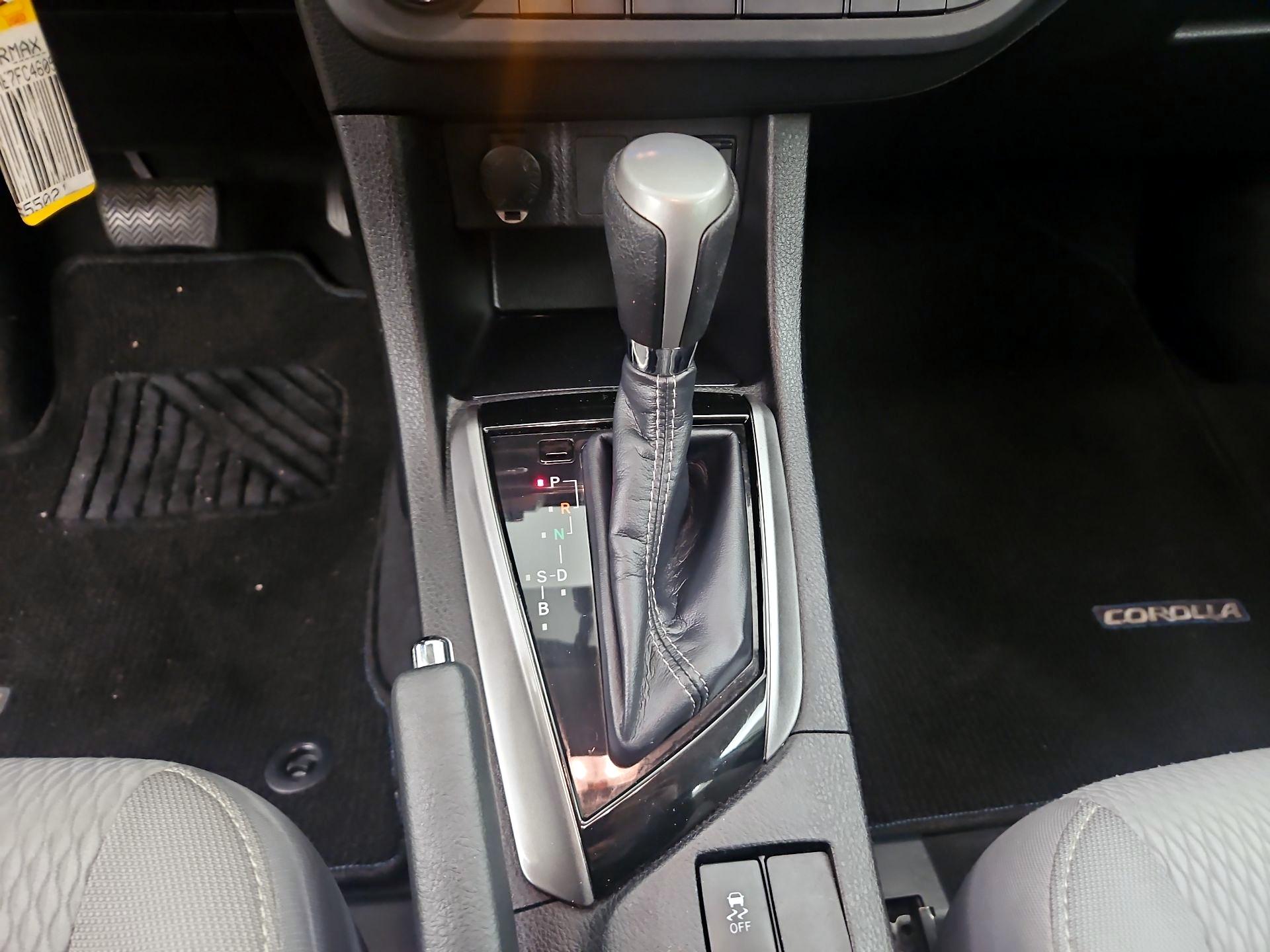 Thumbnail: 2015 Toyota Corolla - 17