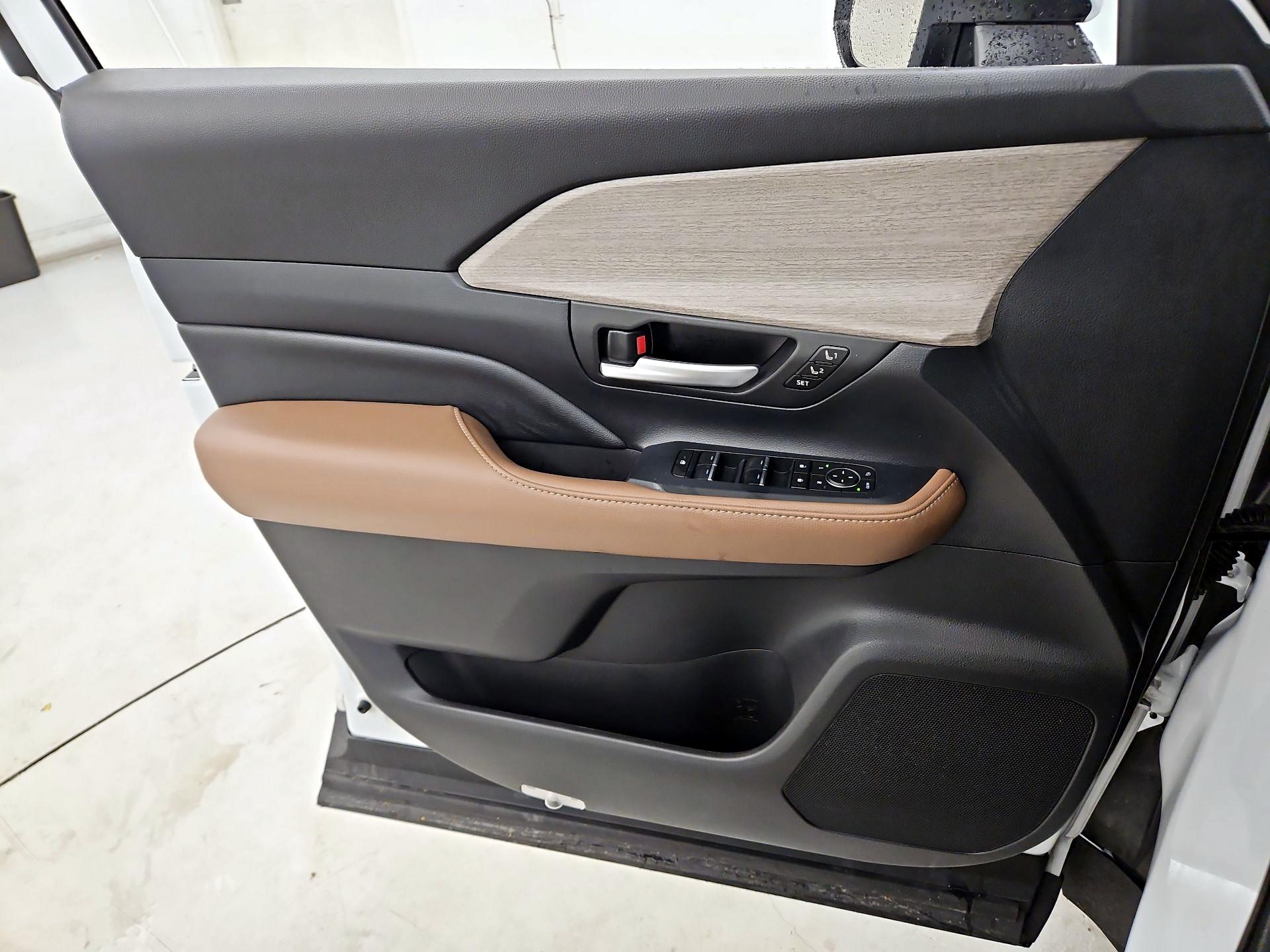 Thumbnail: 2024 Toyota Grand Highlander - 12