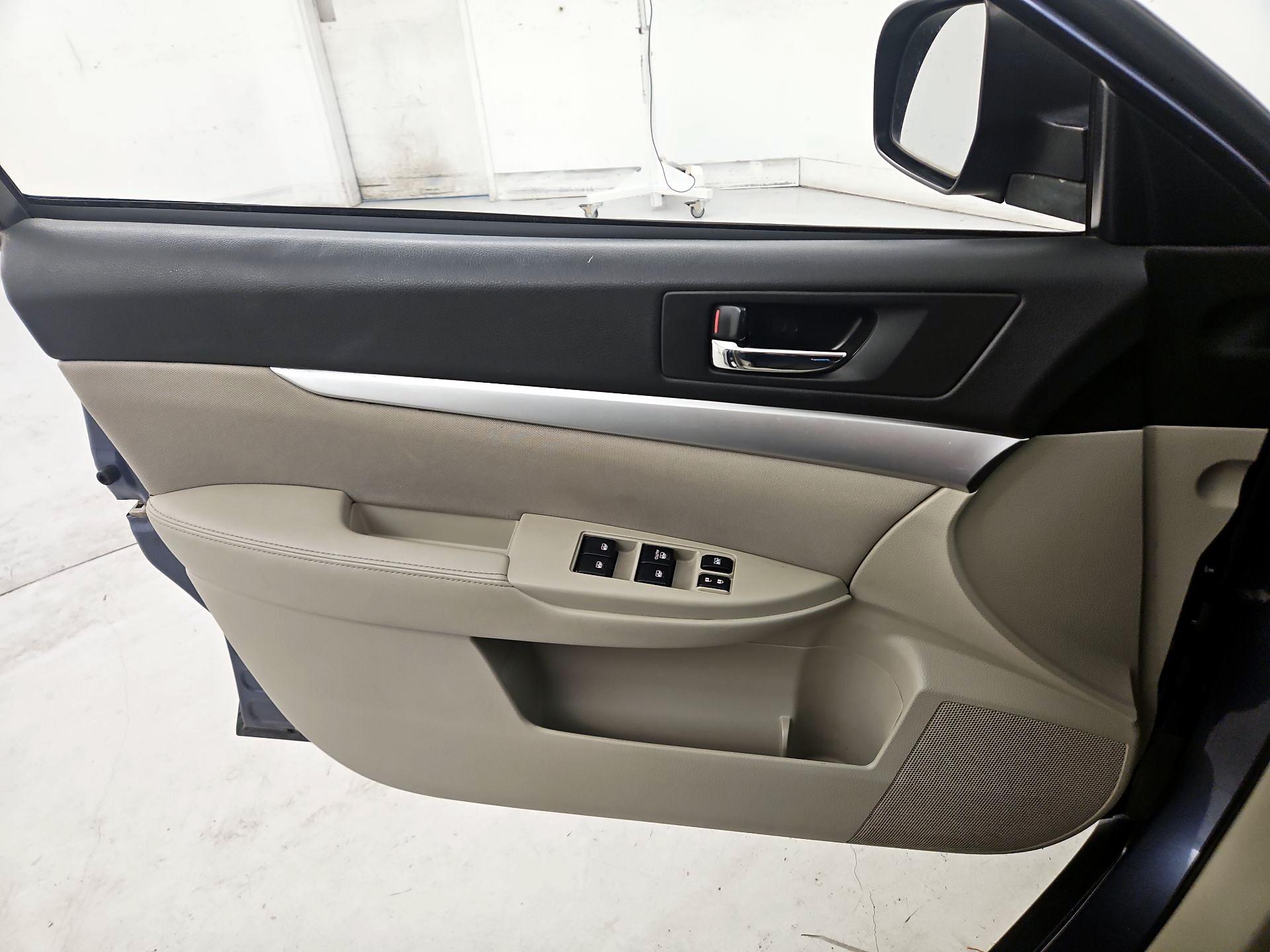 Thumbnail: 2014 Subaru Outback - 12