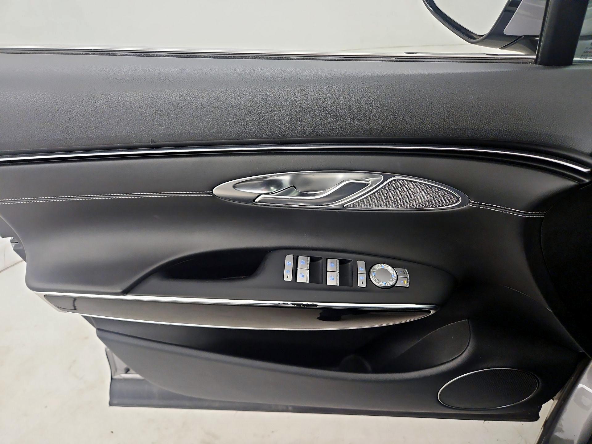 Thumbnail: 2023 Genesis GV70 - 12