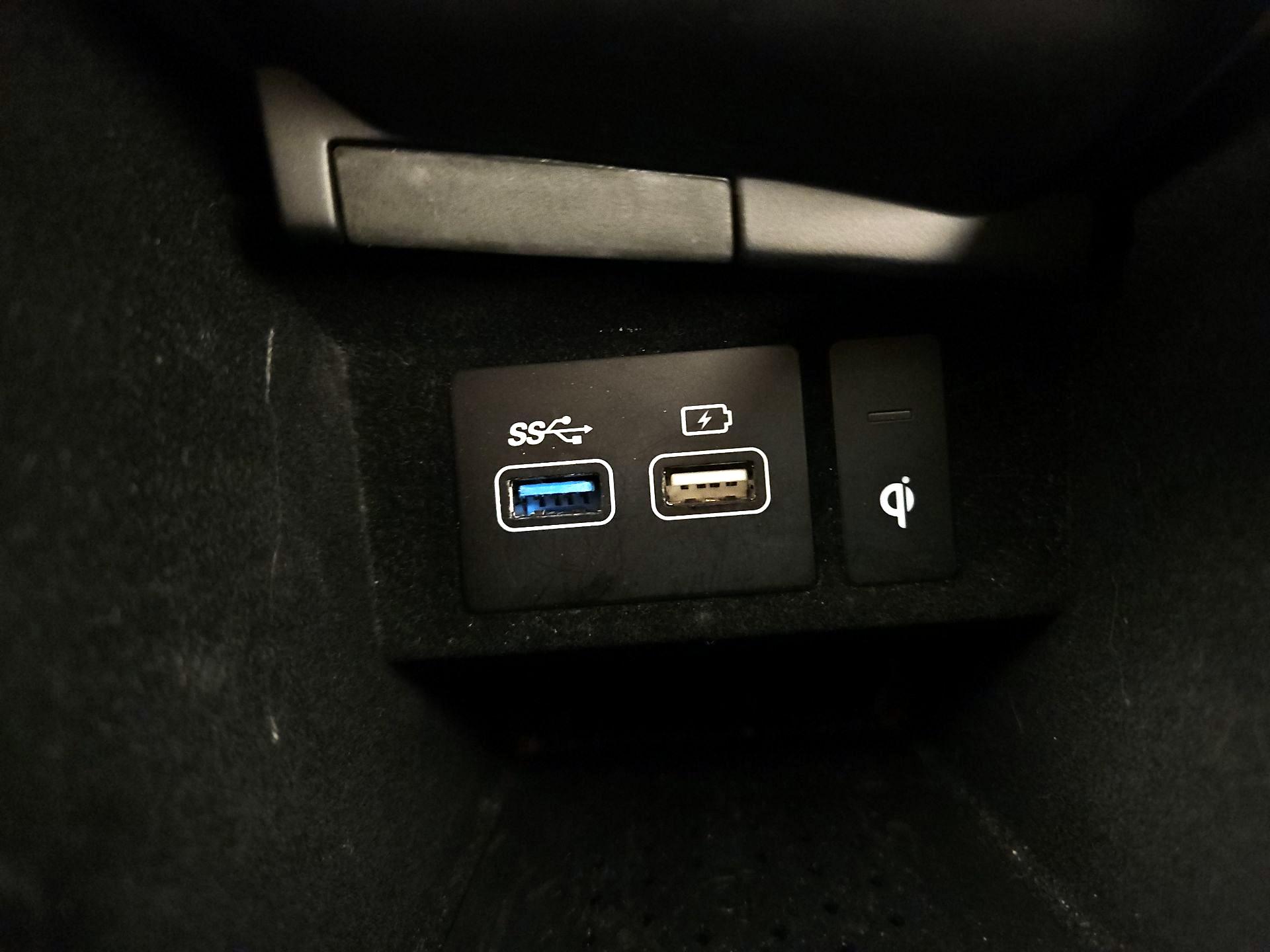 Thumbnail: 2023 Genesis GV70 - 19