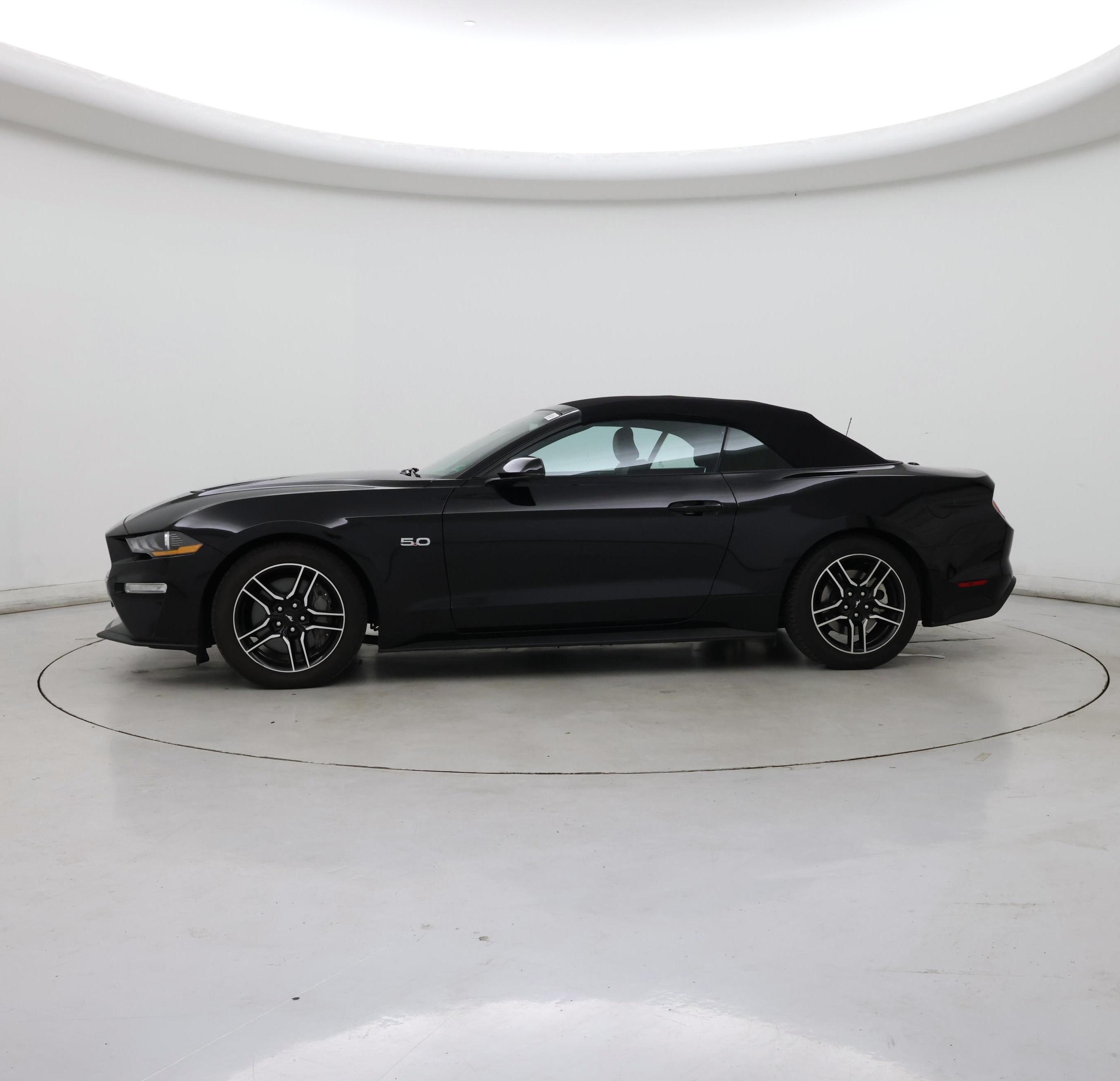 Thumbnail: 2022 Ford Mustang - 3