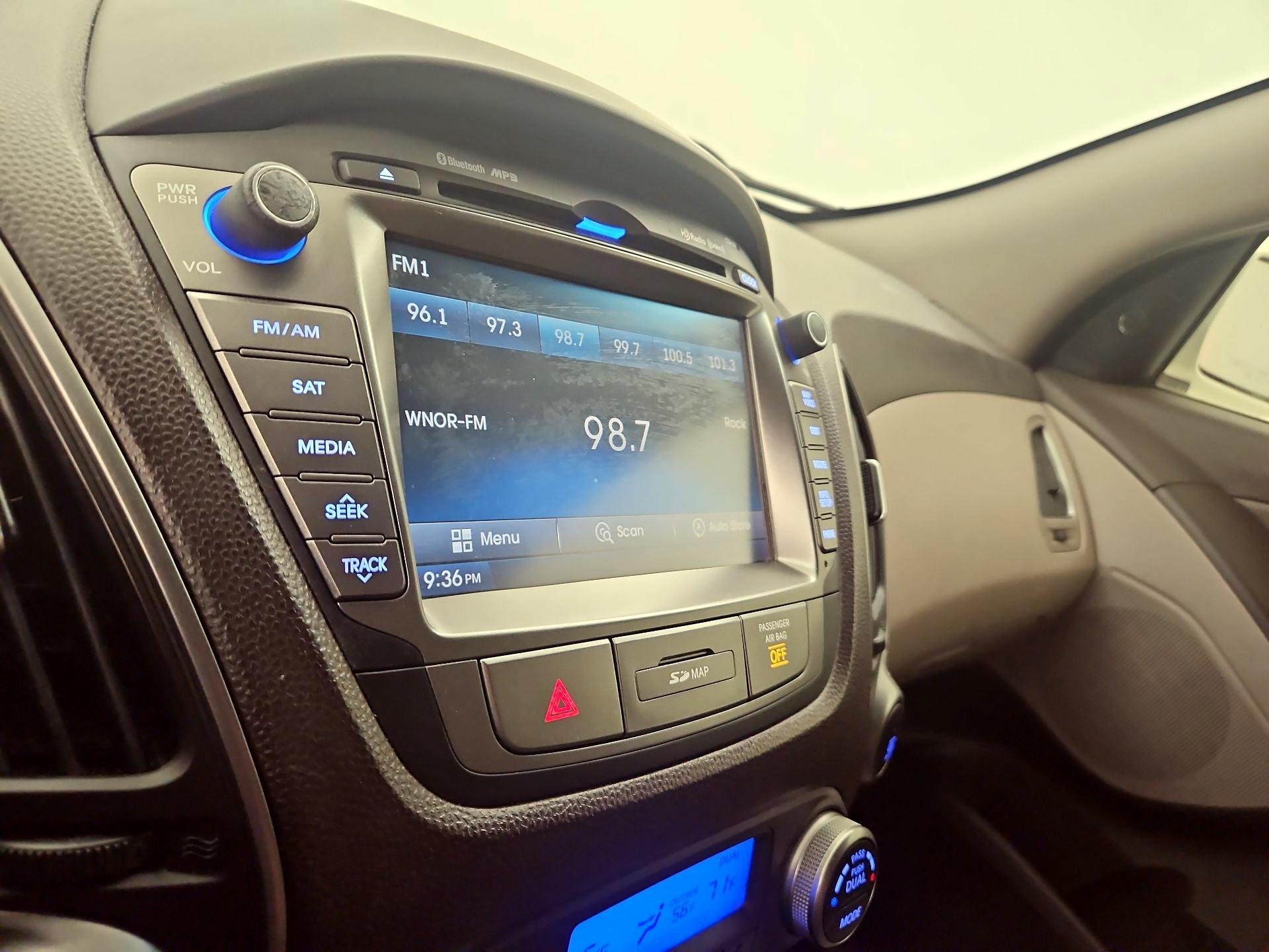 Thumbnail: 2015 Hyundai Tucson - 15