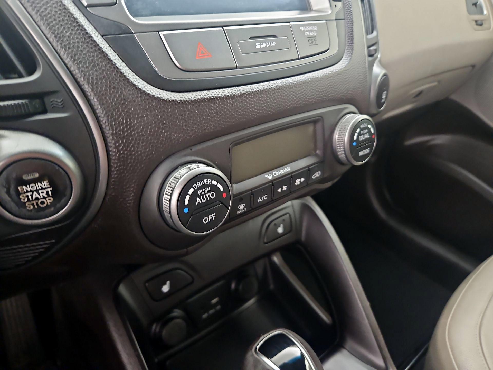 Thumbnail: 2015 Hyundai Tucson - 16