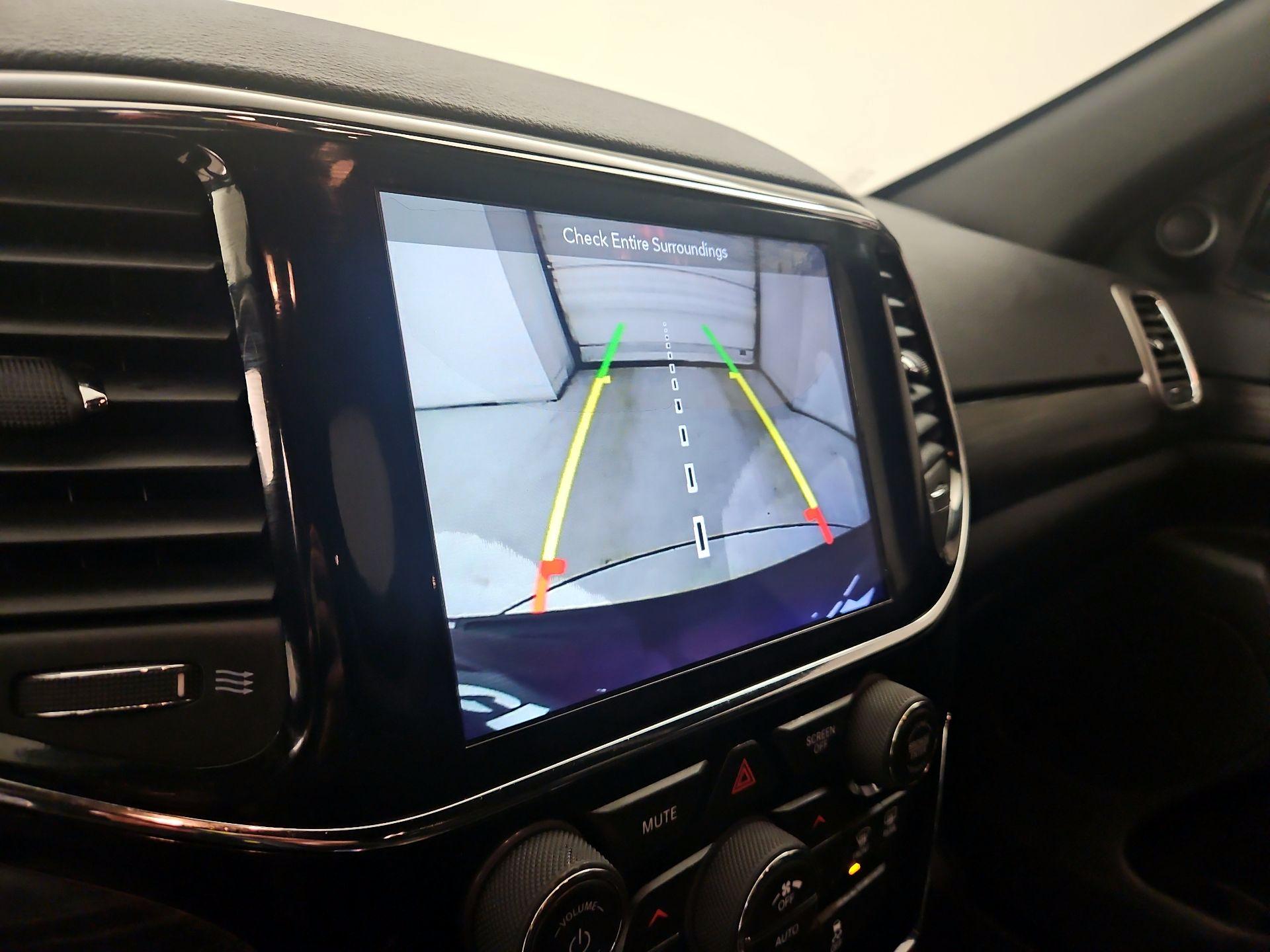 Thumbnail: 2019 Jeep Grand Cherokee - 15