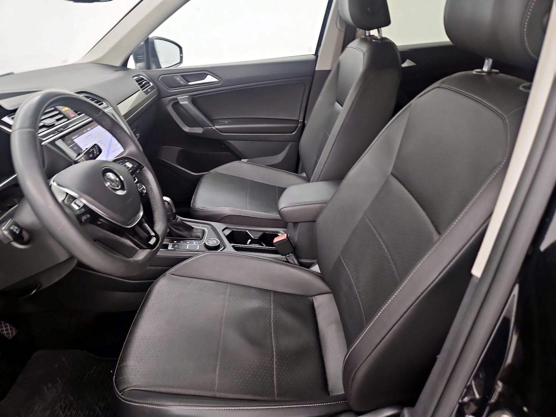 Thumbnail: 2020 Volkswagen Tiguan - 11