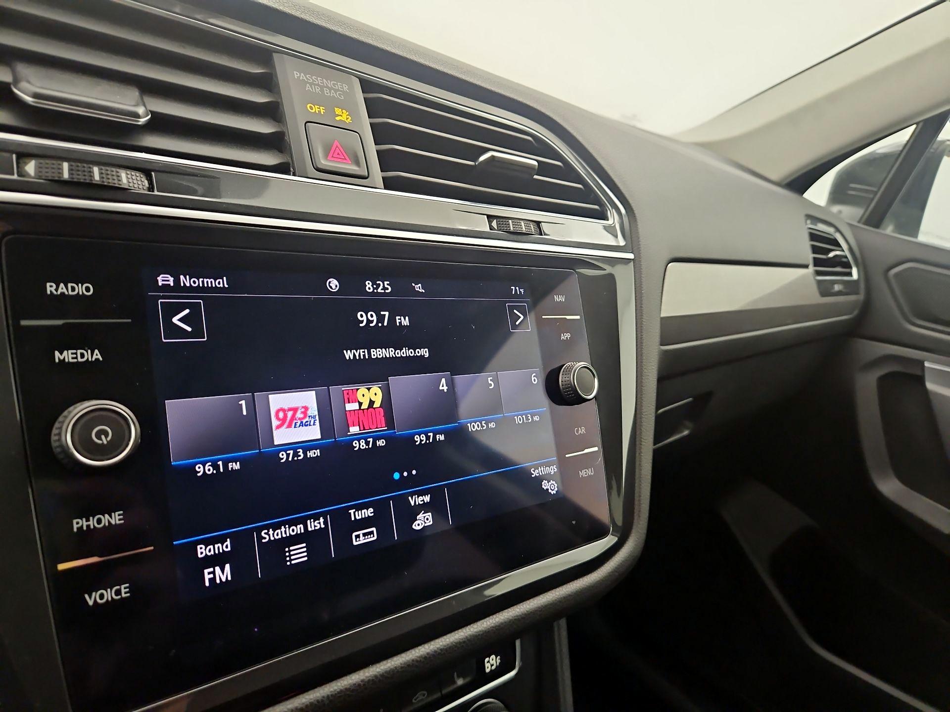 Thumbnail: 2020 Volkswagen Tiguan - 15