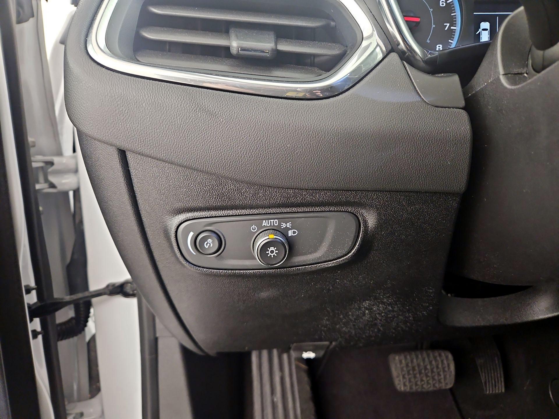 Thumbnail: 2019 Chevrolet Equinox - 13