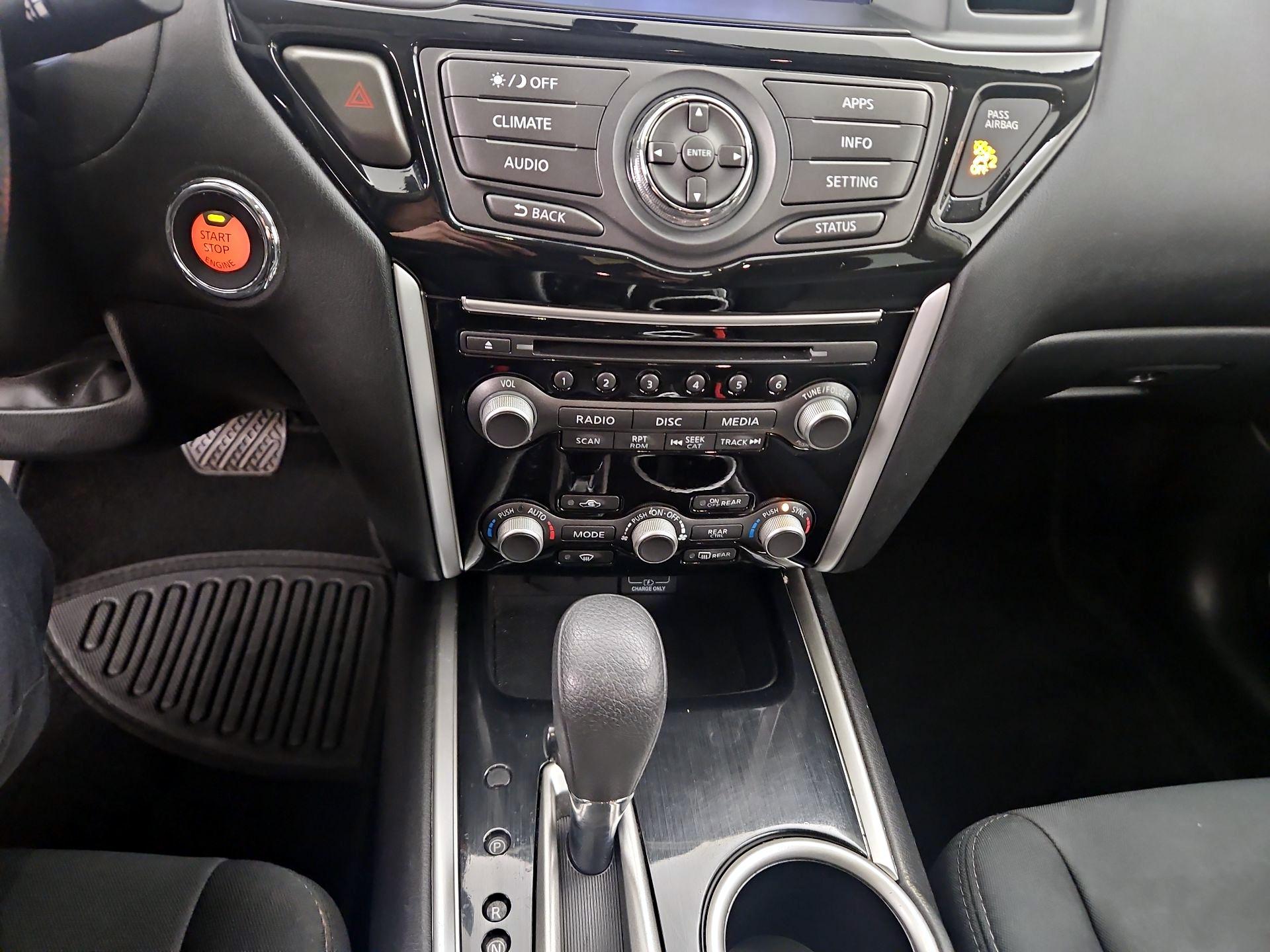 Thumbnail: 2019 Nissan Pathfinder - 16