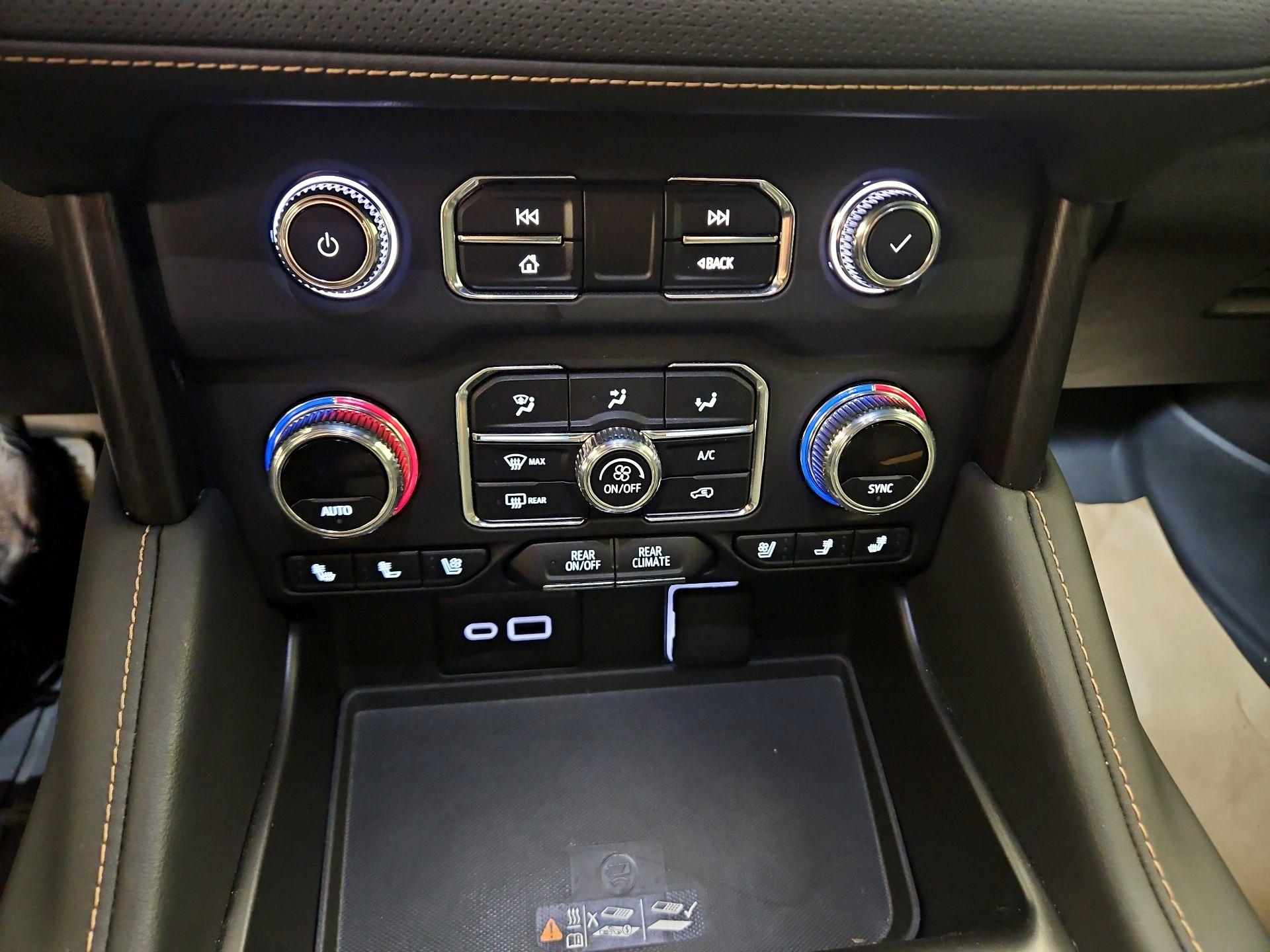 Thumbnail: 2024 GMC Yukon XL - 16