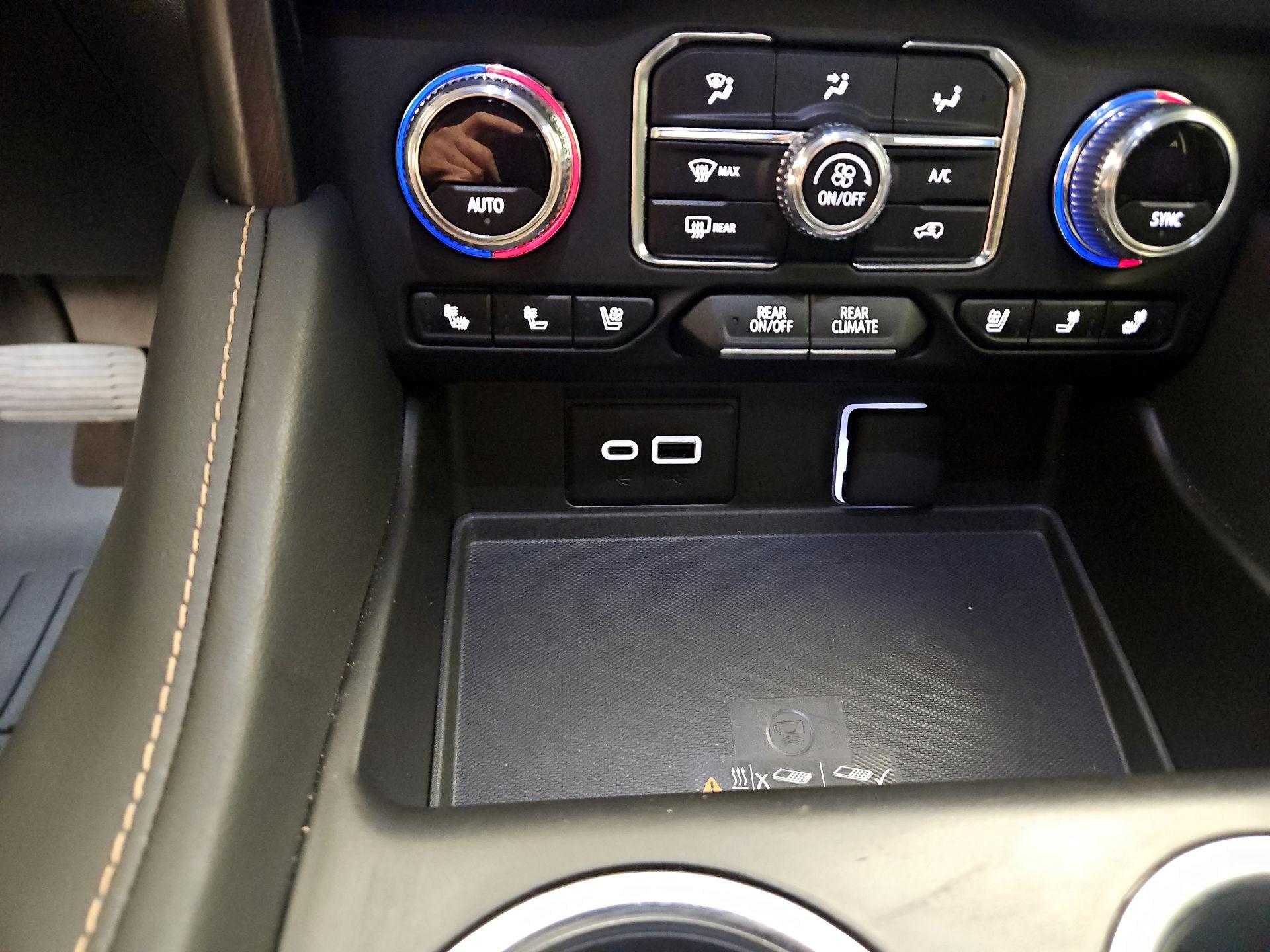 Thumbnail: 2024 GMC Yukon XL - 18