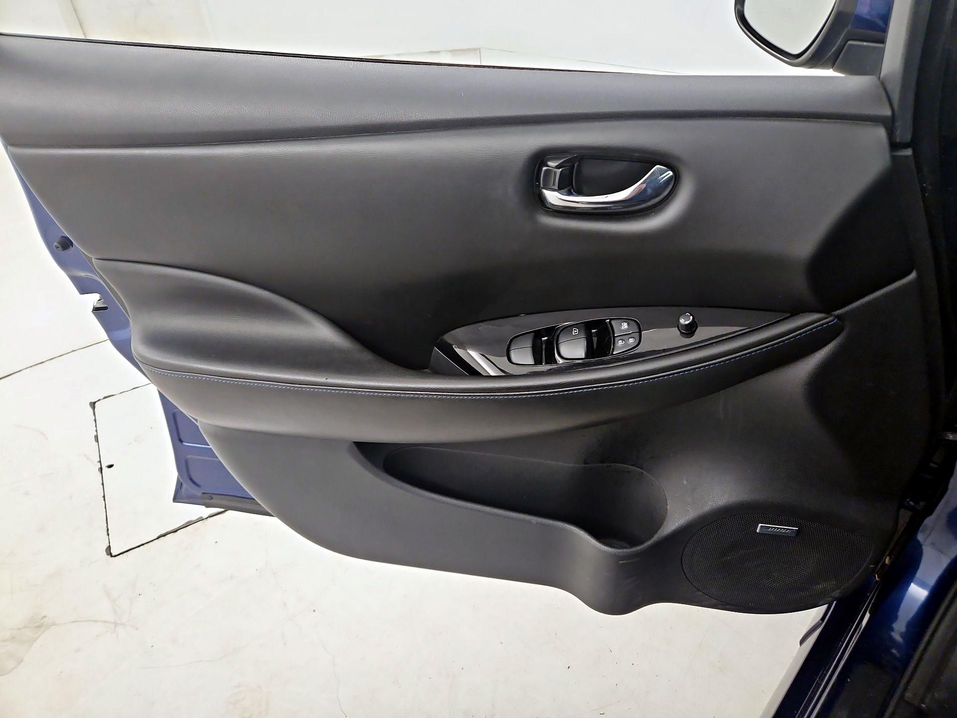 Thumbnail: 2020 Nissan Leaf - 12