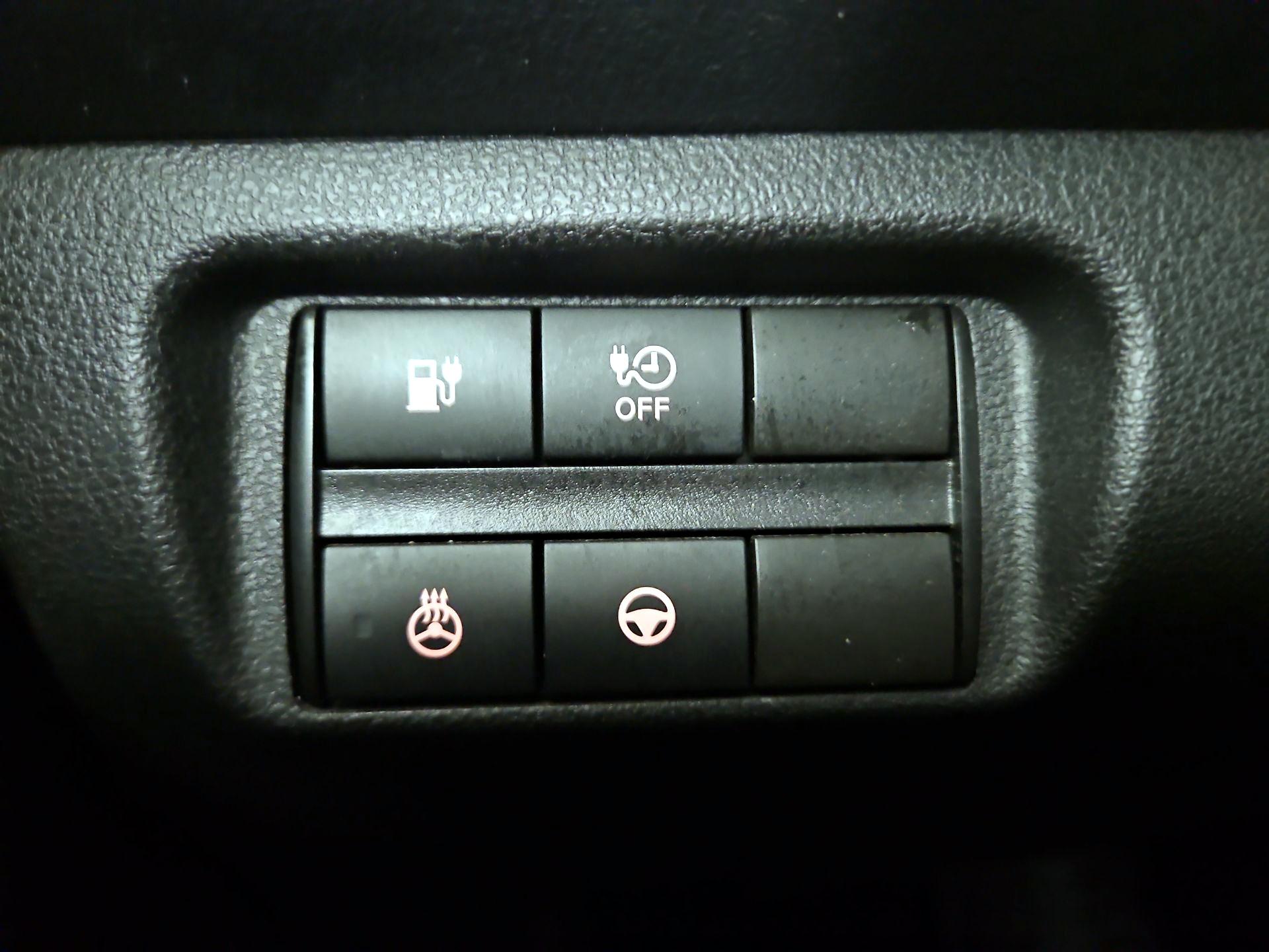 Thumbnail: 2020 Nissan Leaf - 13